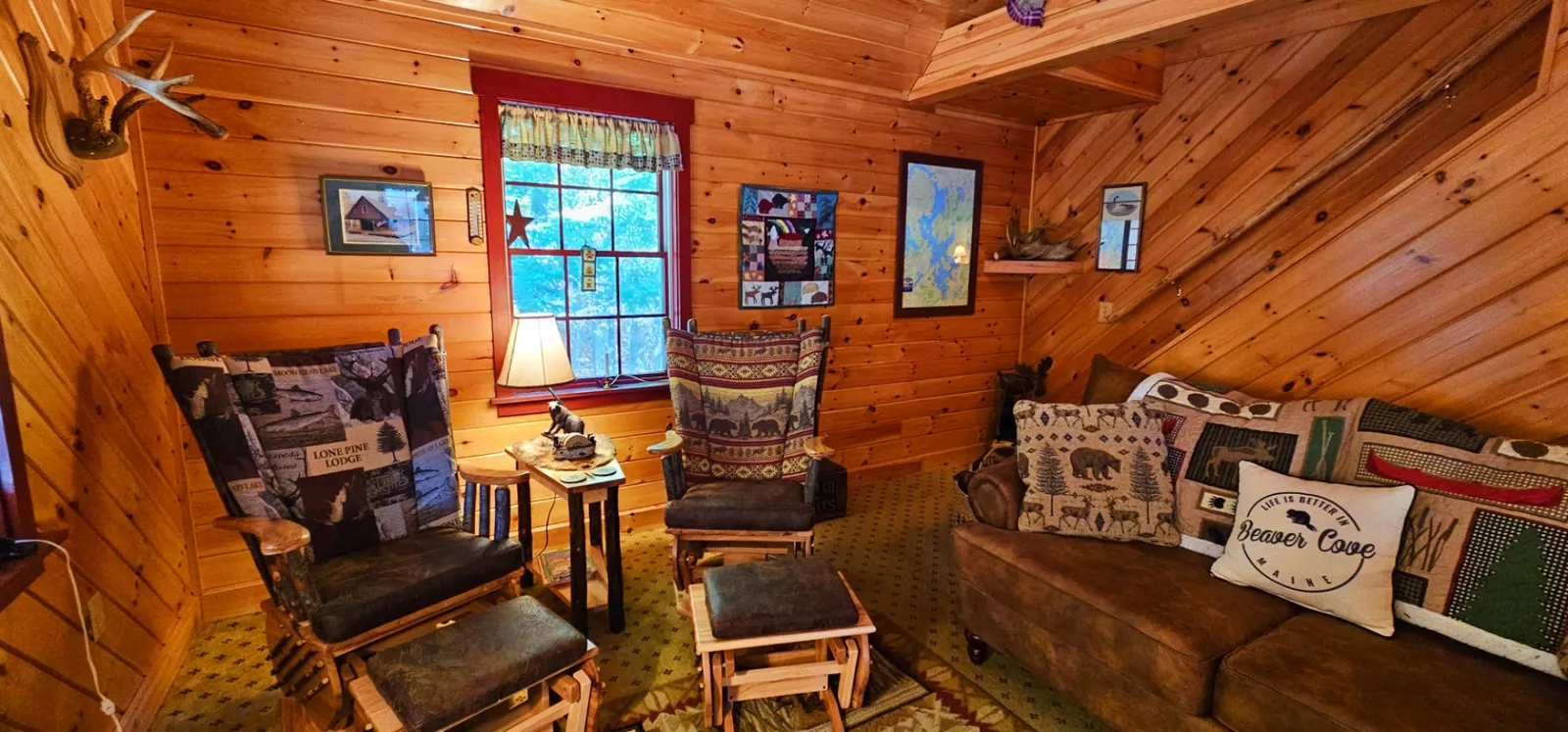 Cozy Moose Cabin 4