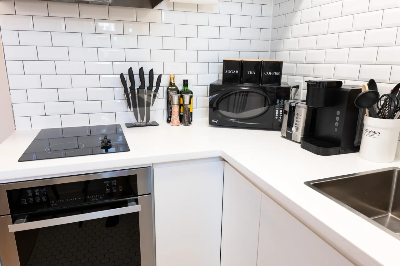 #9 - Studio/Plateau/St-Denis/SelfCheck-In/AC/TV 12
