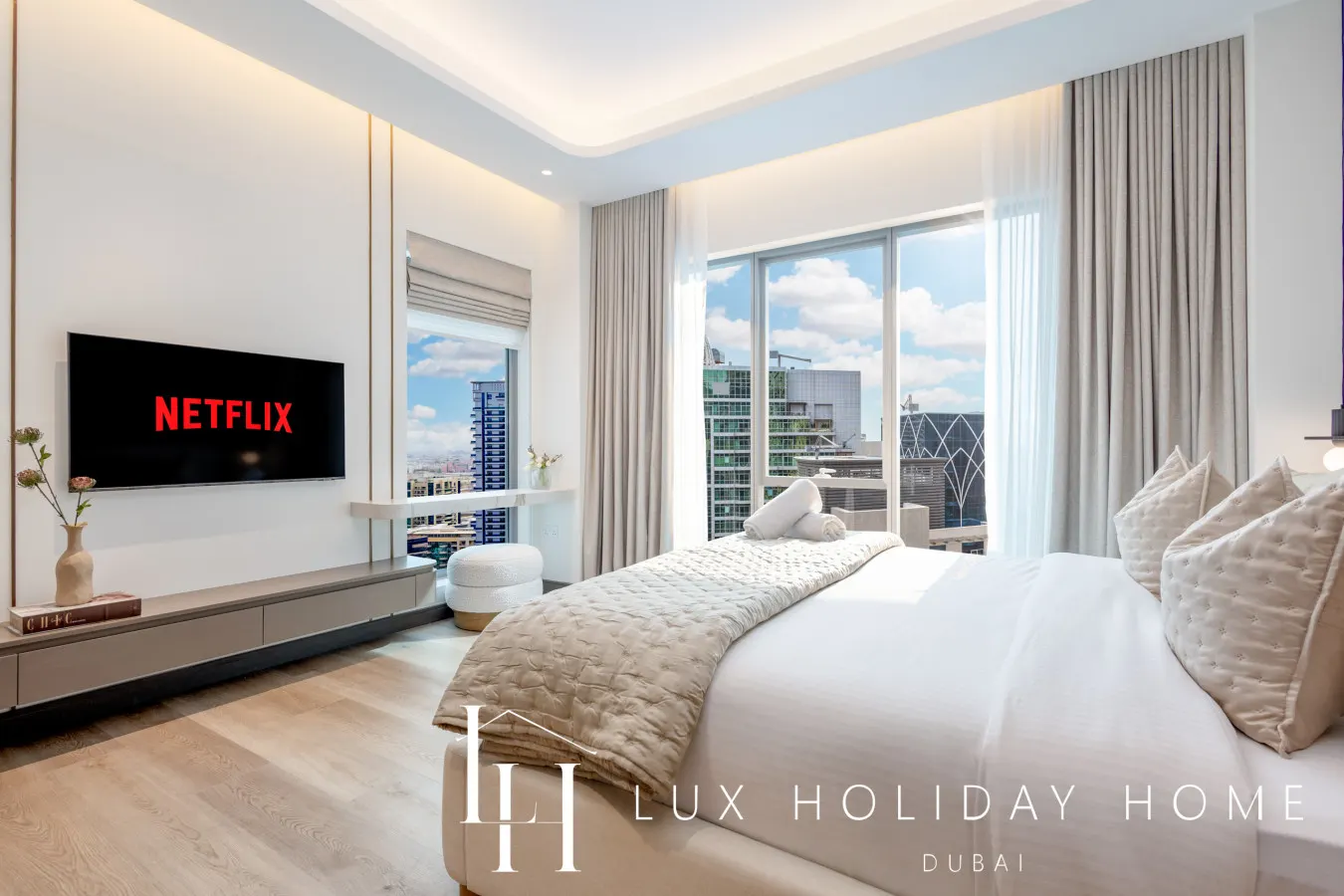 LUX The Aurora Marina View Suite 14