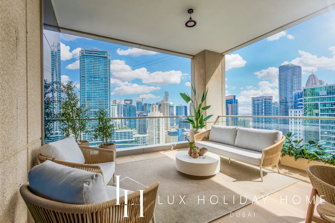 LUX The Aurora Marina View Suite 16