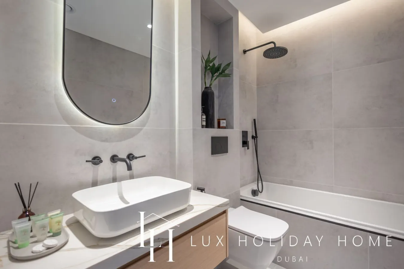 LUX The Aurora Marina View Suite 19