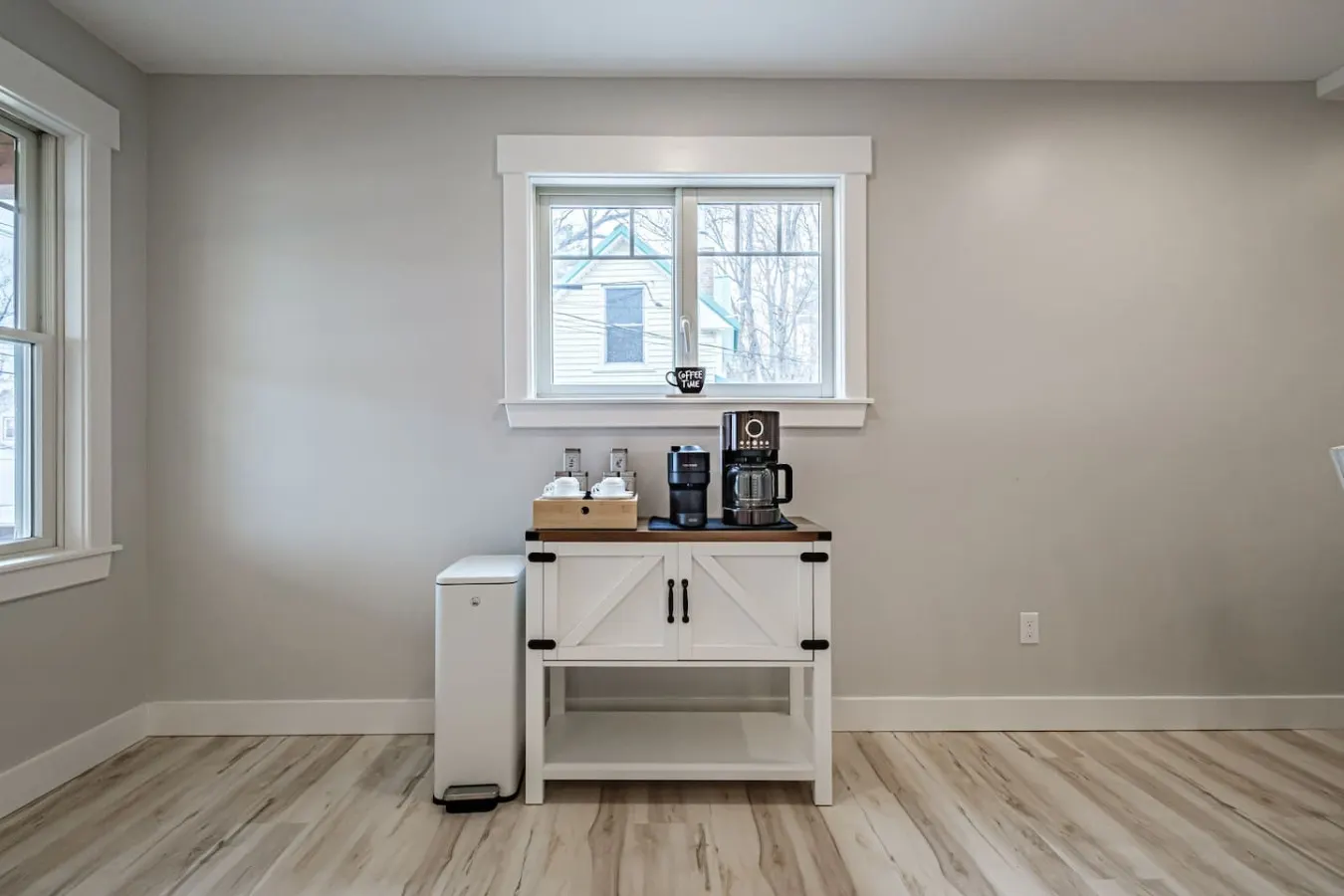 Reflections- Newly Remodeled and Spacious Sebago Lake Home 9