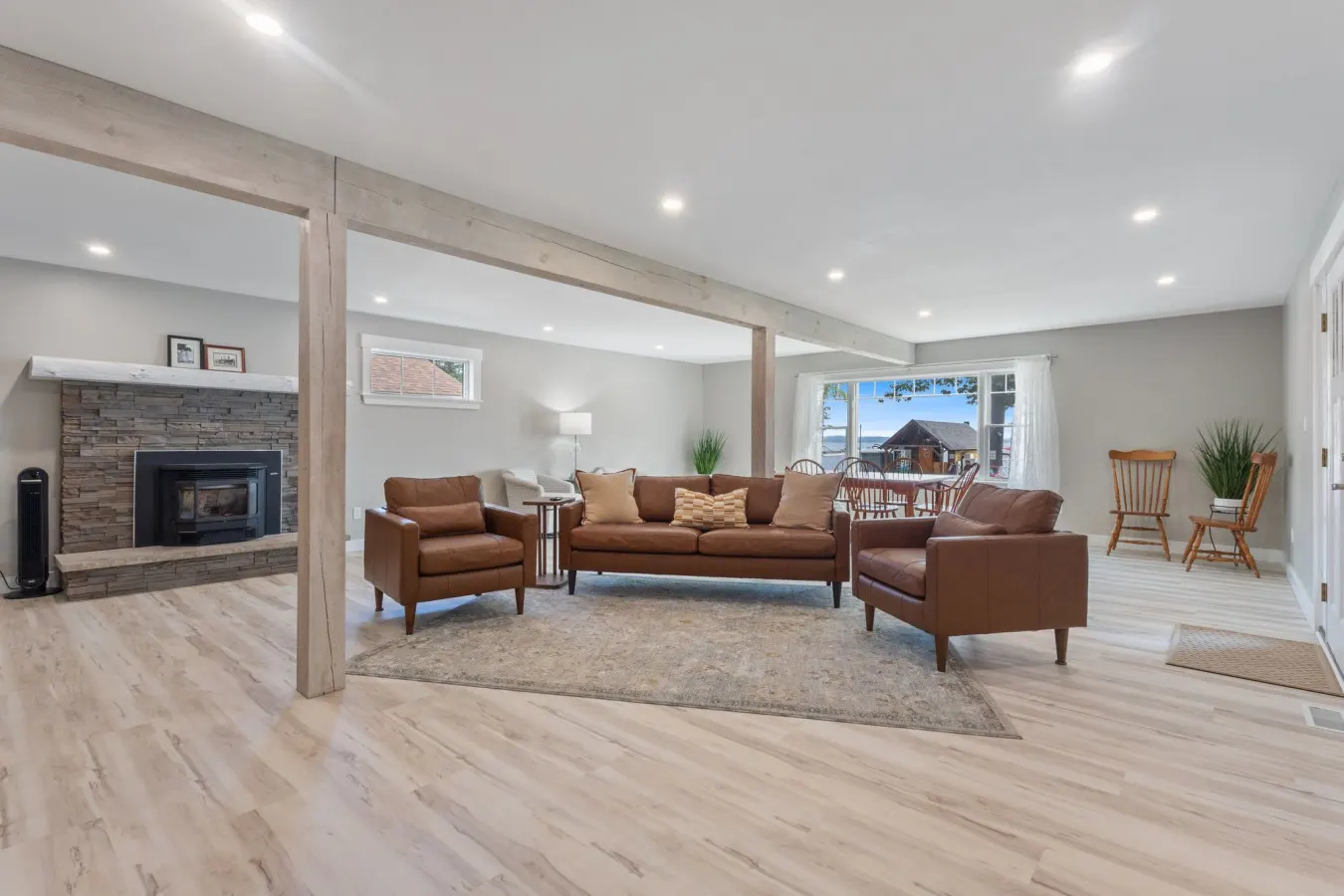 Reflections- Newly Remodeled and Spacious Sebago Lake Home 10