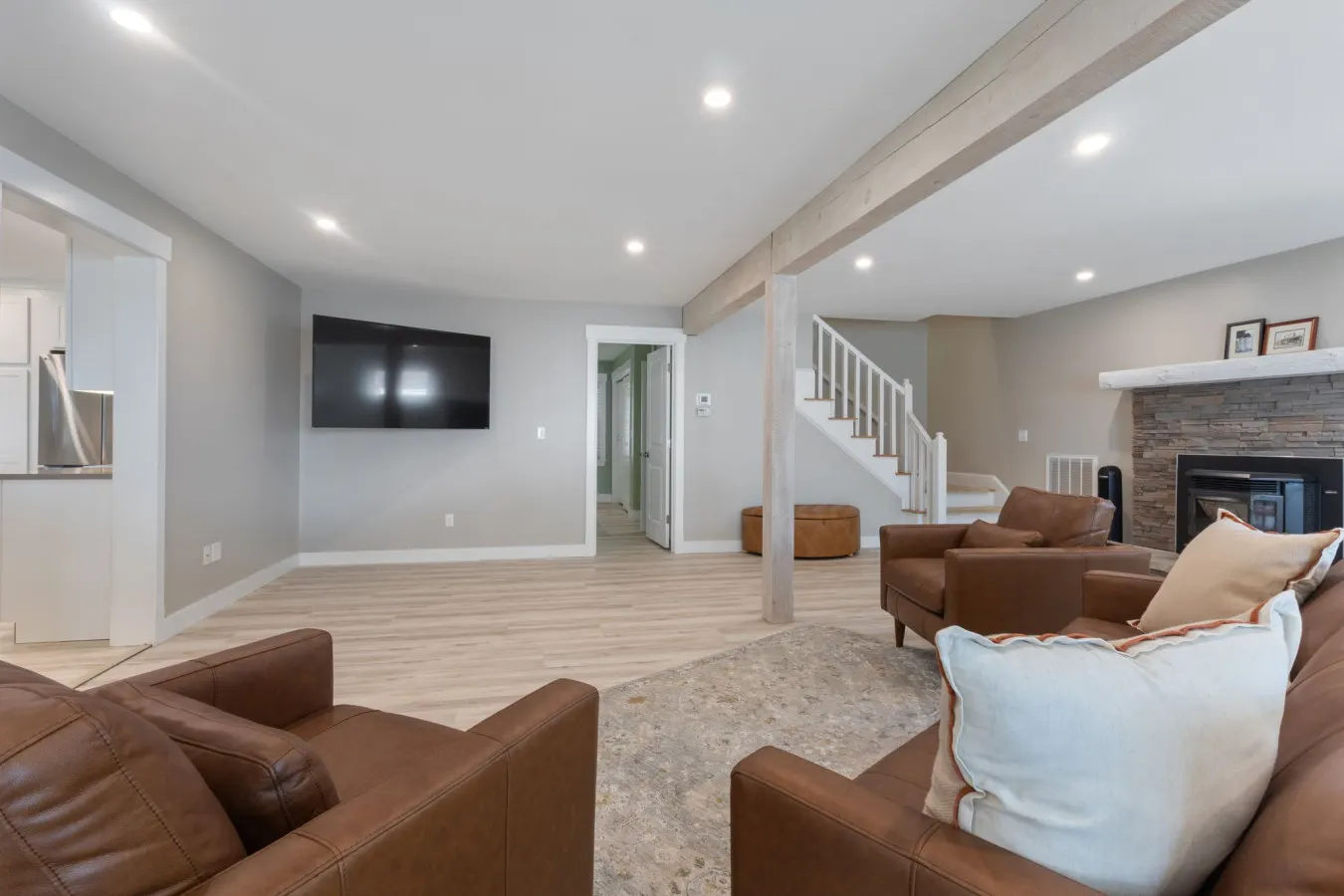 Reflections- Newly Remodeled and Spacious Sebago Lake Home 11