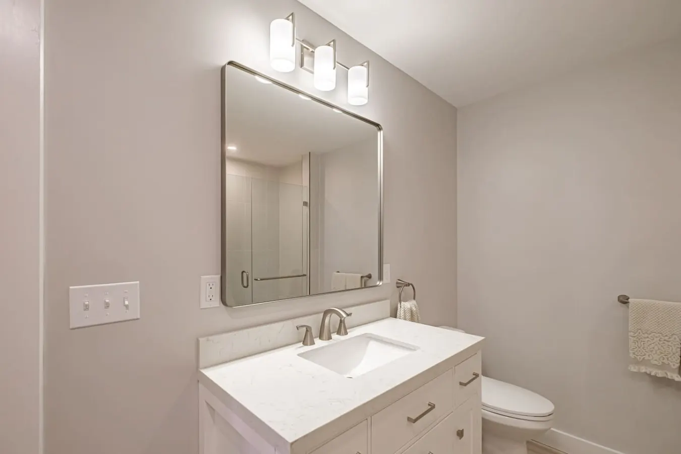 Reflections- Newly Remodeled and Spacious Sebago Lake Home 17