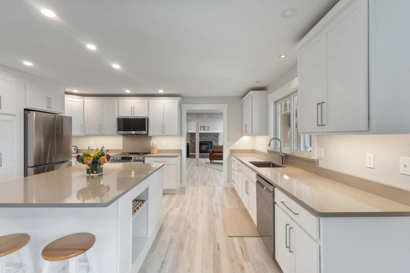 Reflections- Newly Remodeled and Spacious Sebago Lake Home 6