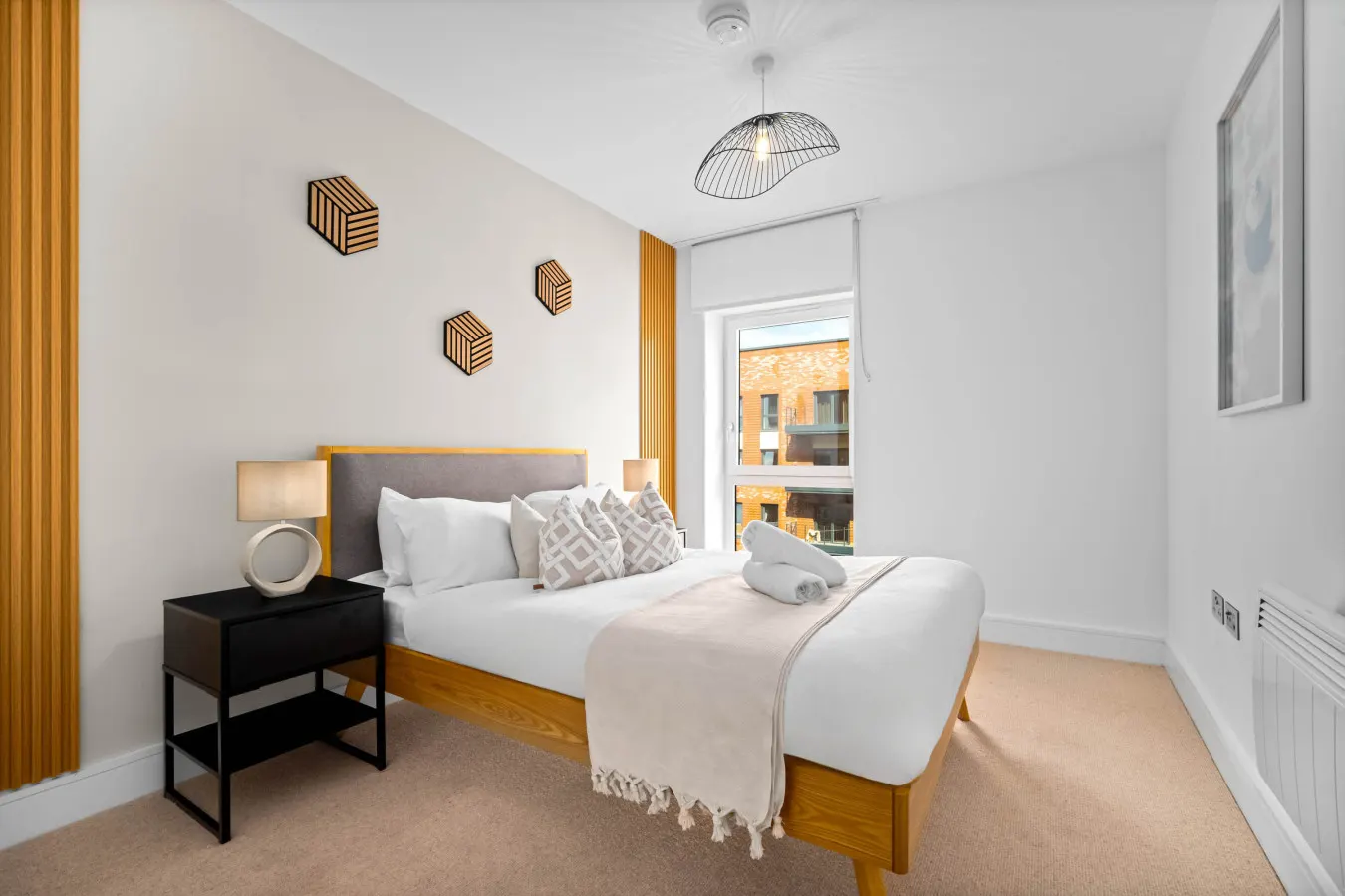 Stylish 2 Bed Apartment * 2 Bathrooms * Balcony 10