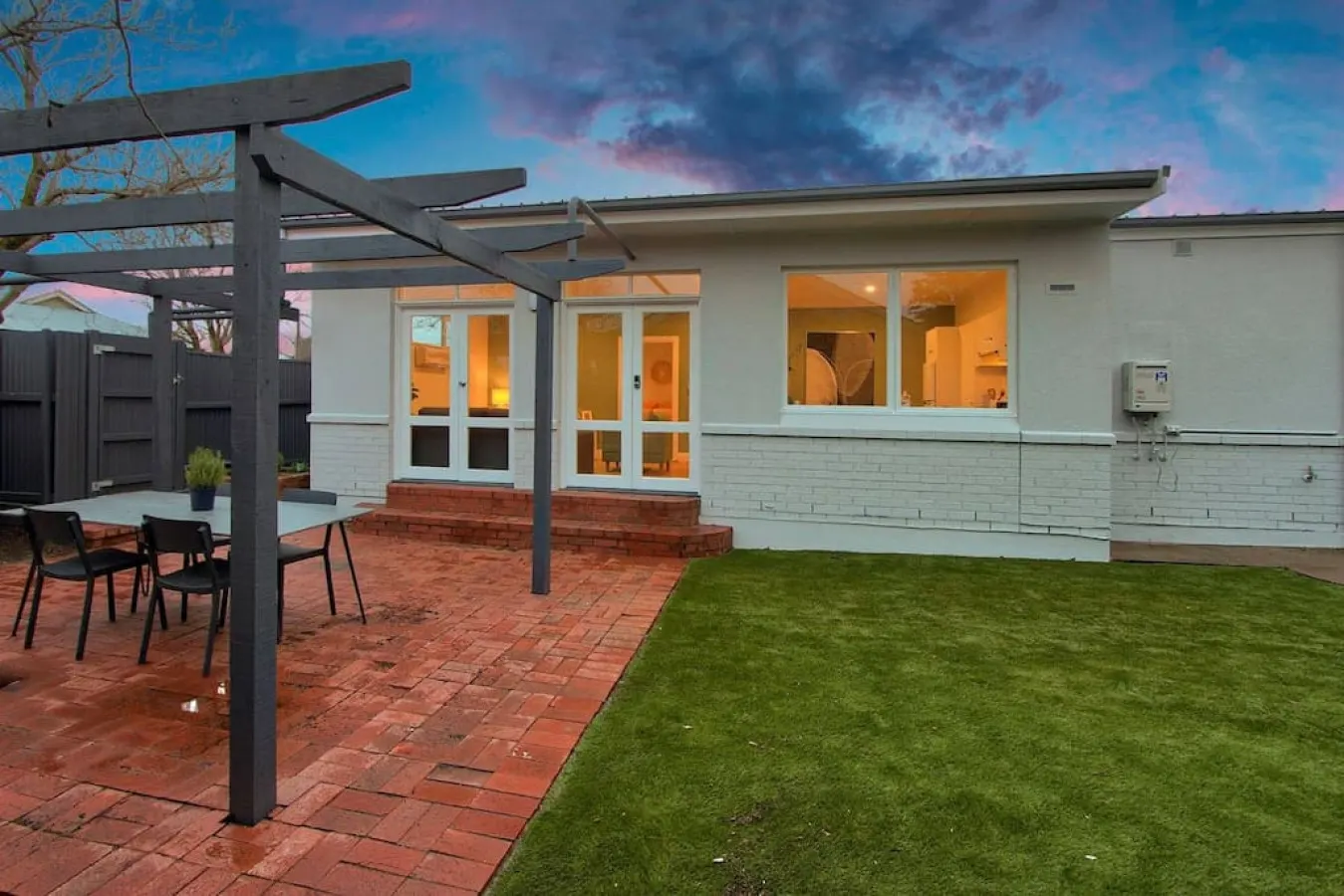 Morris & Eaton Cottages in Vibrant Cumberland Park 10