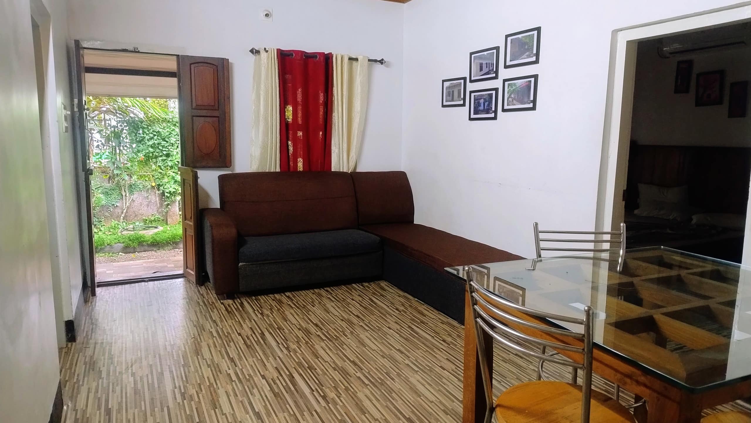 Guest House Near Munna 9