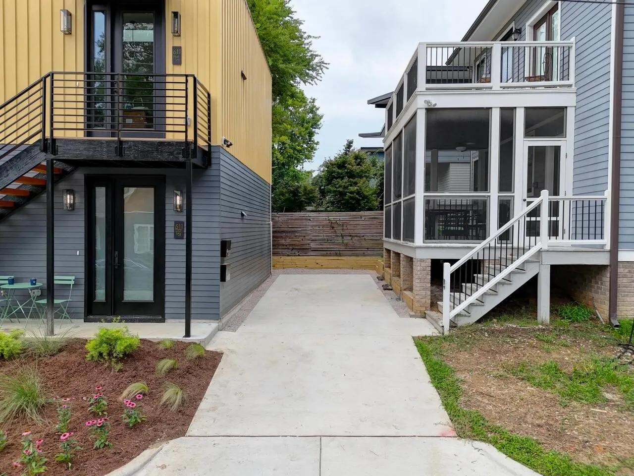 LuxMiniHouse~WalkDowntown~Parking~Greenway 16
