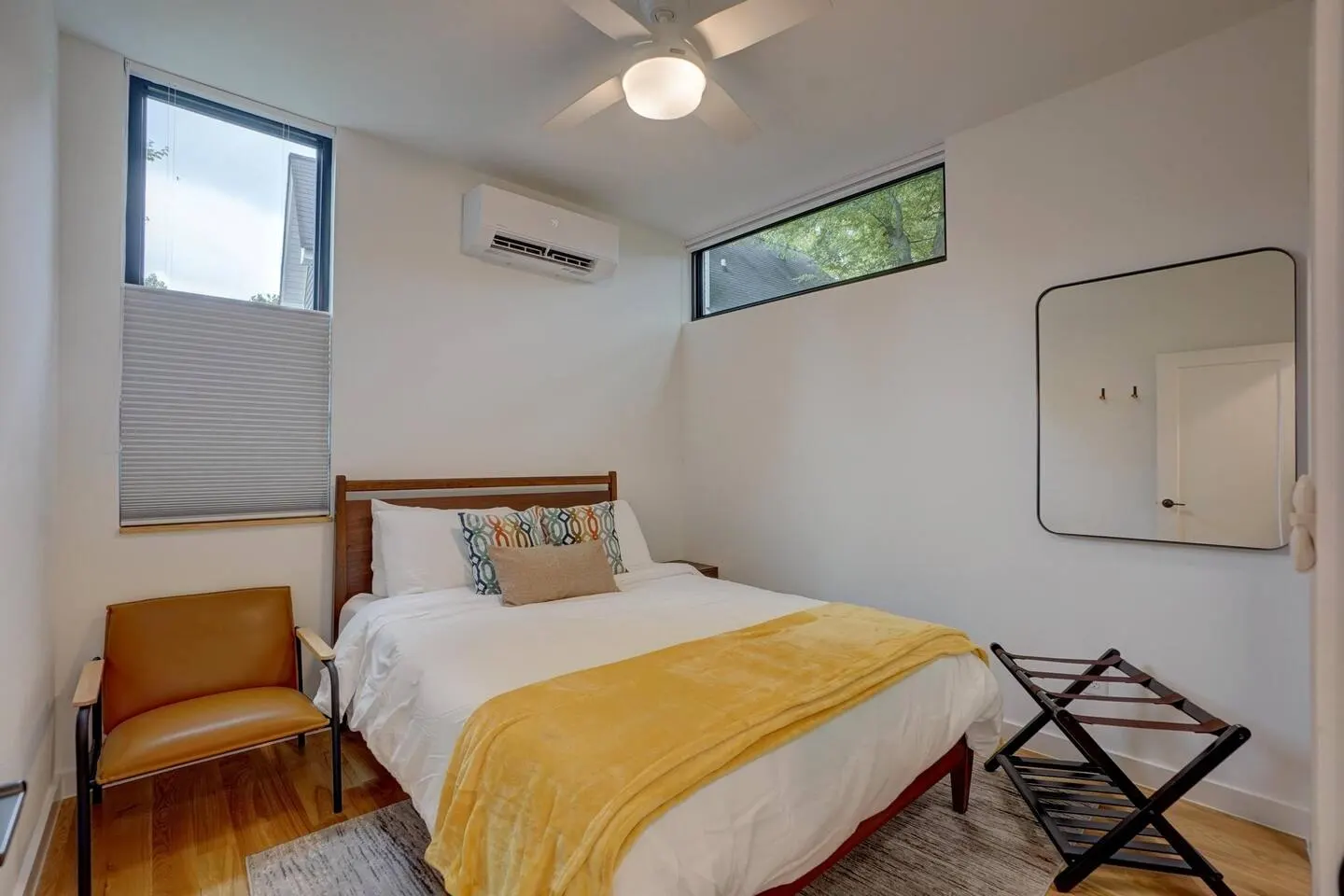 LuxMiniHouse~WalkDowntown~Parking~Greenway 19