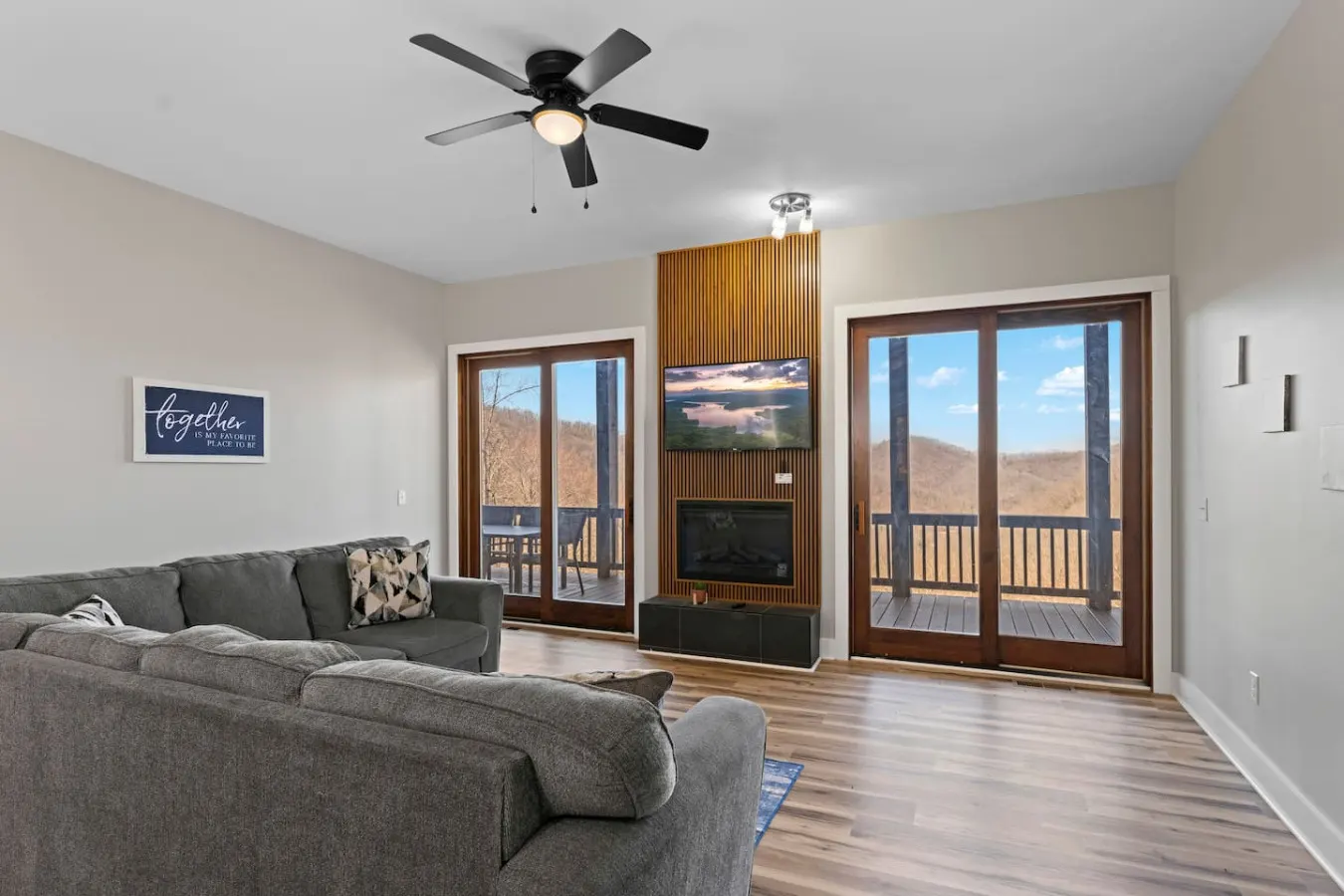 Mountain Stay King w/ Fireplace & Mountain Views 2