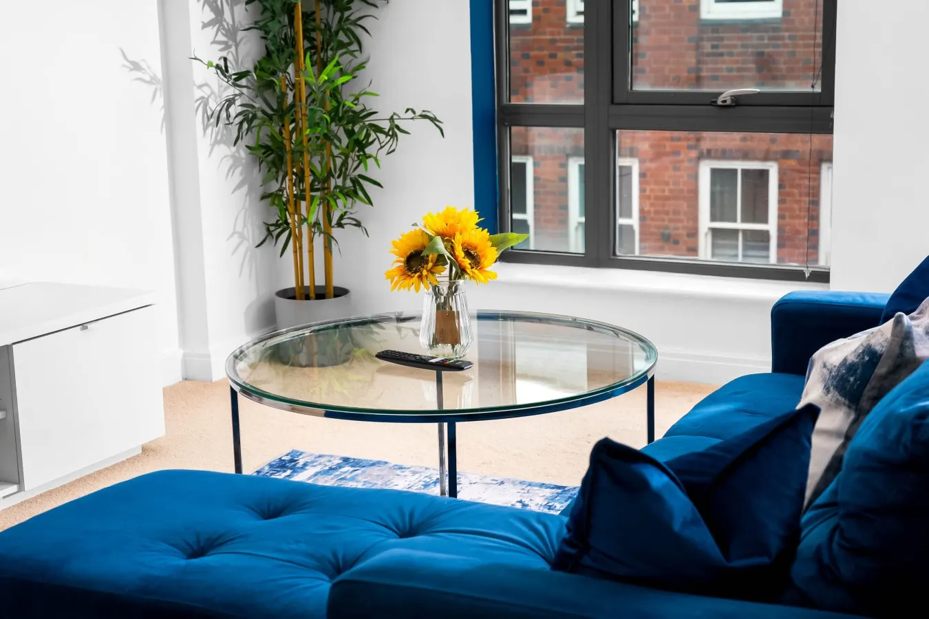 Luxury 2 Bed Apartment - Parking - JQ - City Centre - Bedroom TV 12