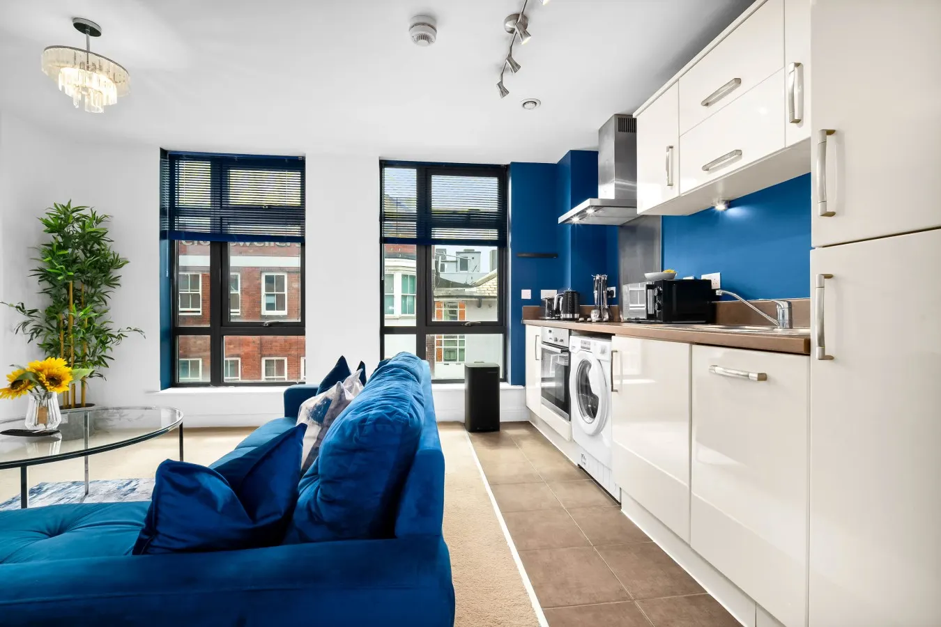 Luxury 2 Bed Apartment - Parking - JQ - City Centre - Bedroom TV 20