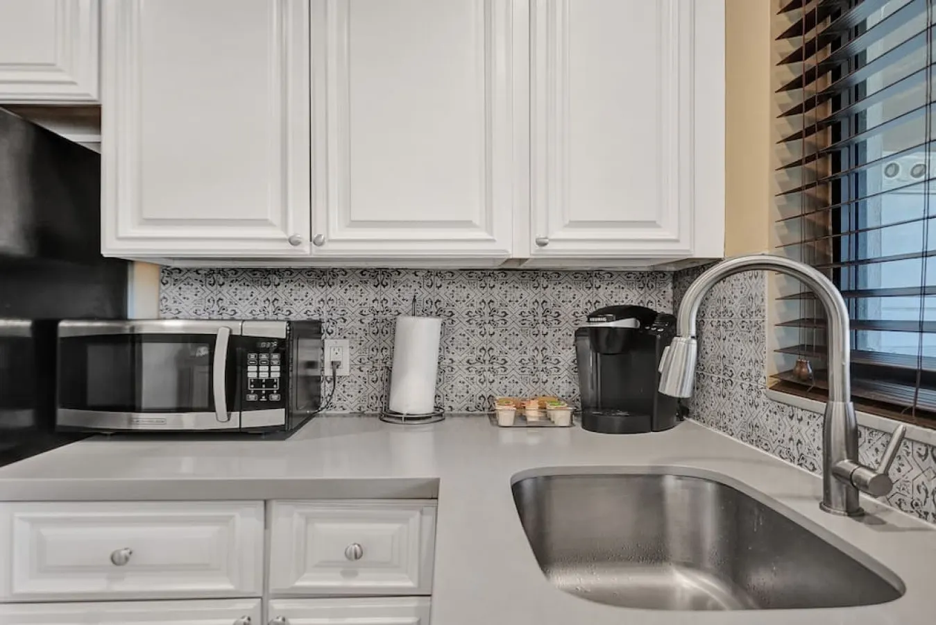 Romantic Retreat w/ Private Pool. Near Las Olas 12
