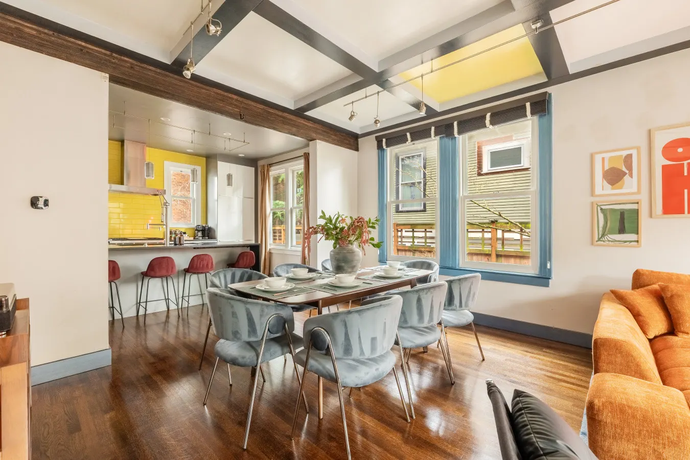 NEW The Cap Hill Heartbeat Walk to Shops & Cafés 10