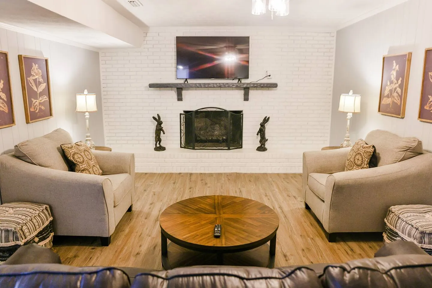 Gameroom Getaway! 4BR & 2 Kings! 8