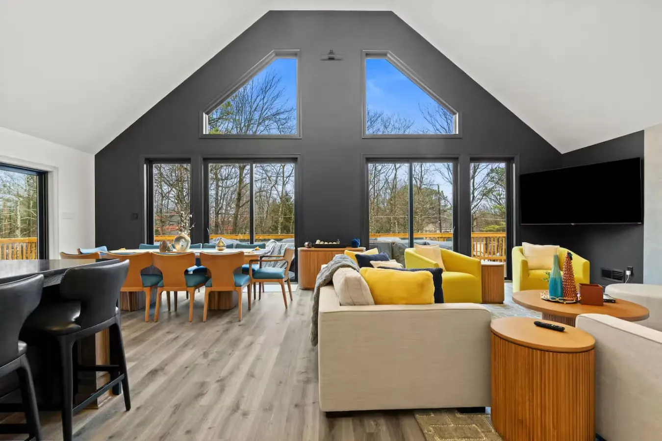 Luxury 7BR Poconos Retreat Pool, Sauna, Cinema 11