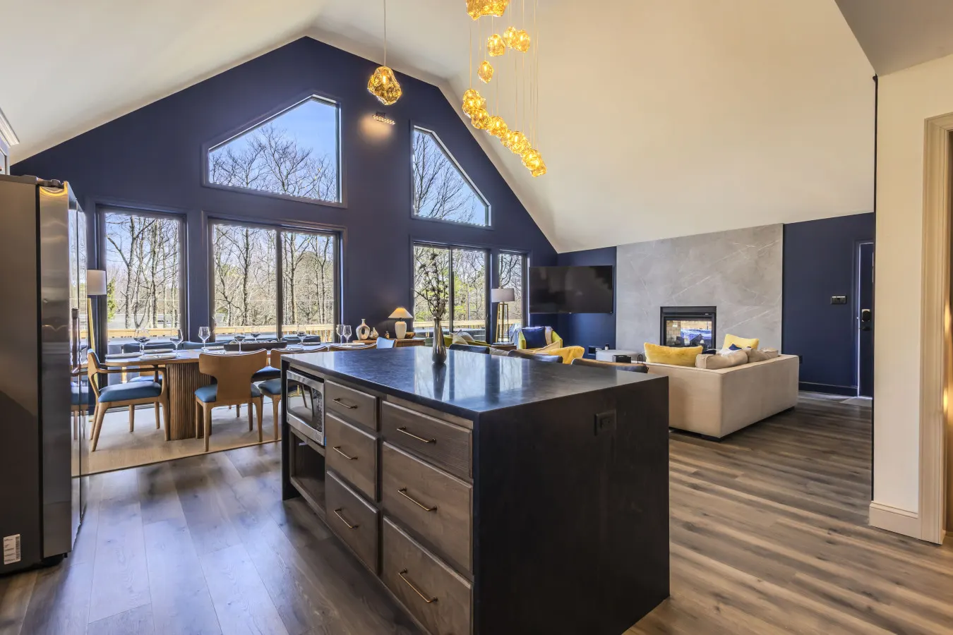 Luxury 7BR Poconos Retreat Pool, Sauna, Cinema 5