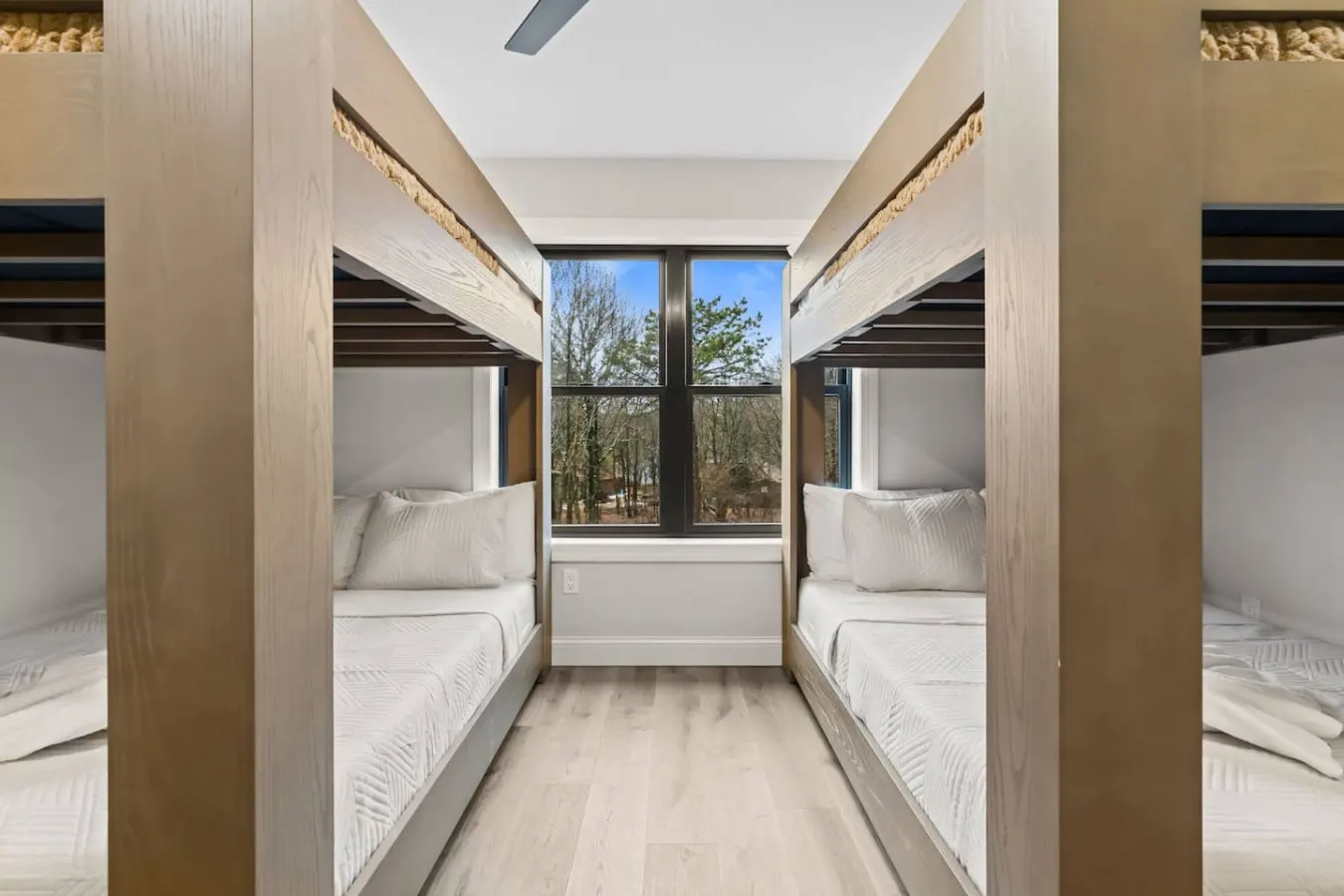 Luxury 7BR Poconos Retreat Pool, Sauna, Cinema 8