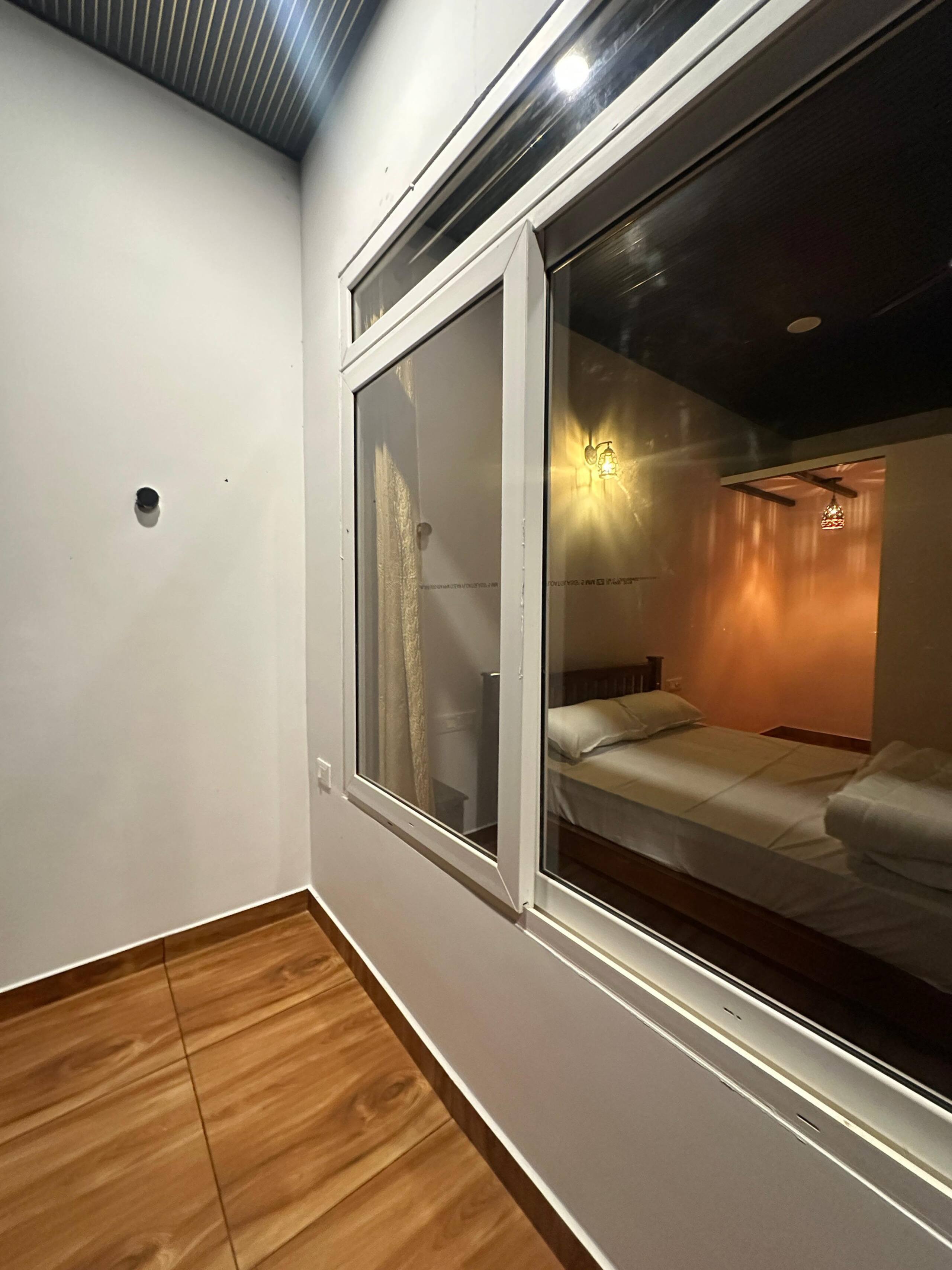 Elim Chalet-Valley Room 9
