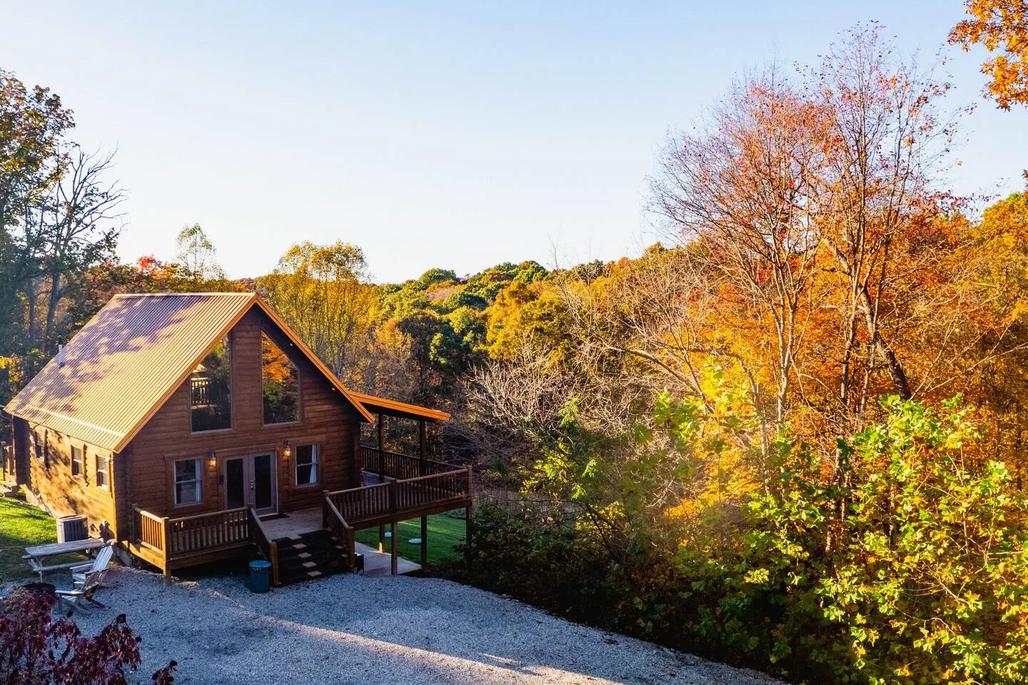 Family Friendly ~ Hocking Hills Cabin ~ Close to Caves, w/Wifi