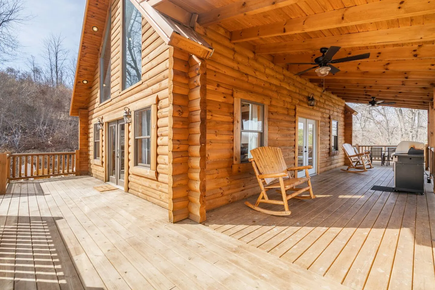 Family Friendly ~ Hocking Hills Cabin ~ Close to Caves, w/Wifi — photo 2