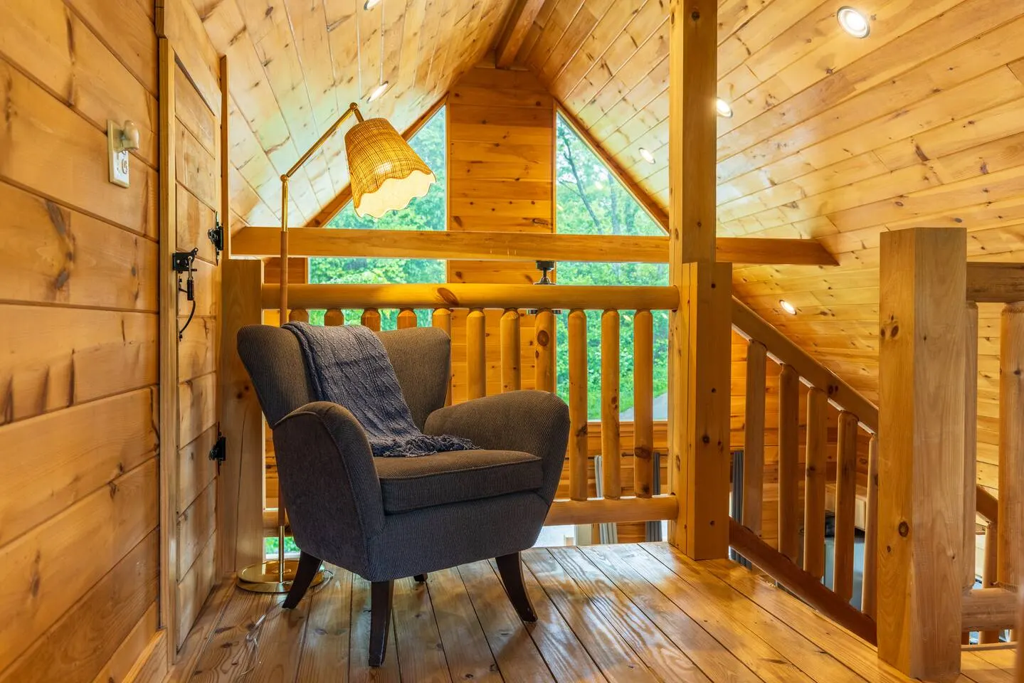 Family Friendly ~ Hocking Hills Cabin ~ Close to Caves, w/Wifi — photo 5