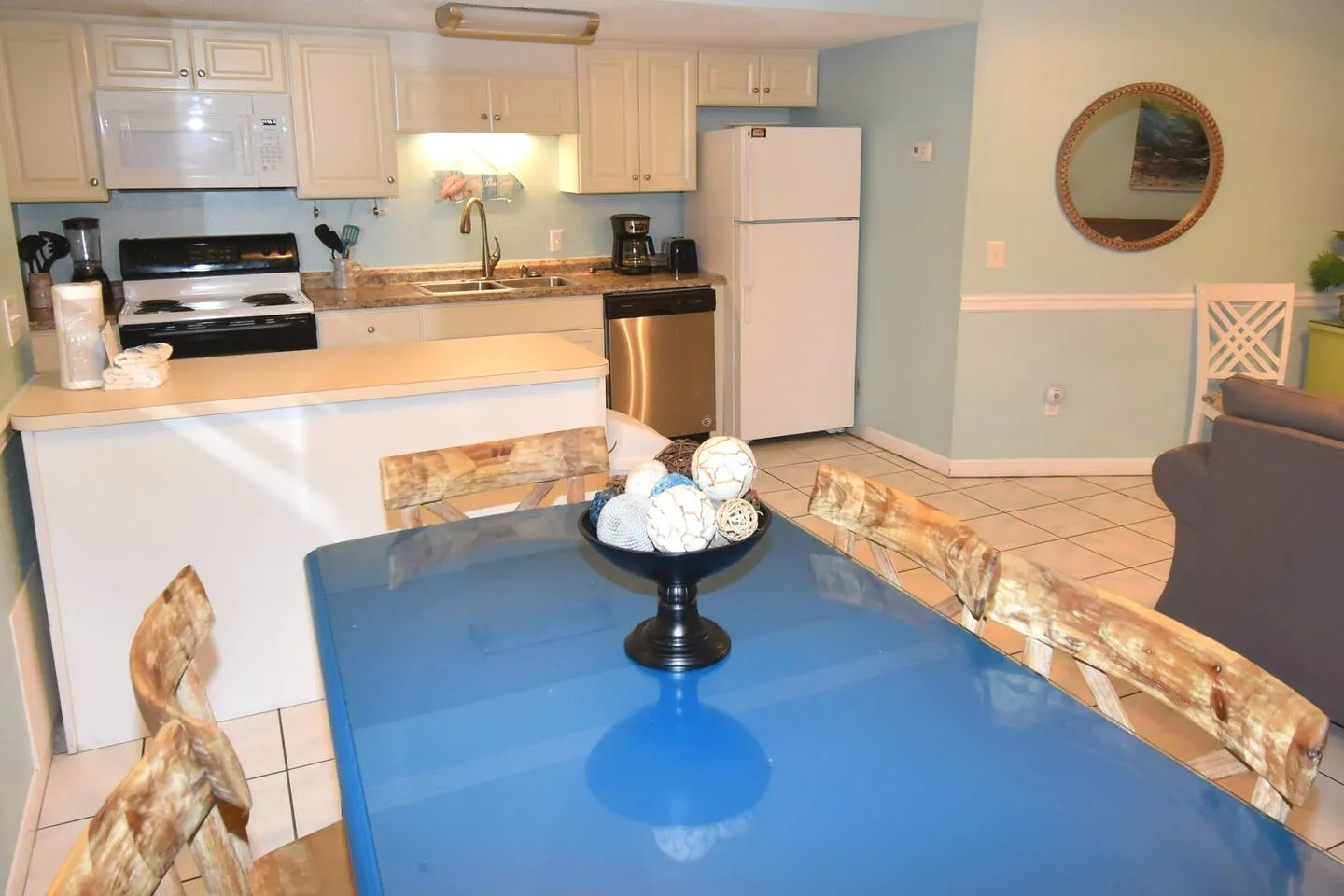 Whispering Seas 108- Oceanfront 2Br/2Bath with pool access. Ground floor with beach view- Sleeps 8 9