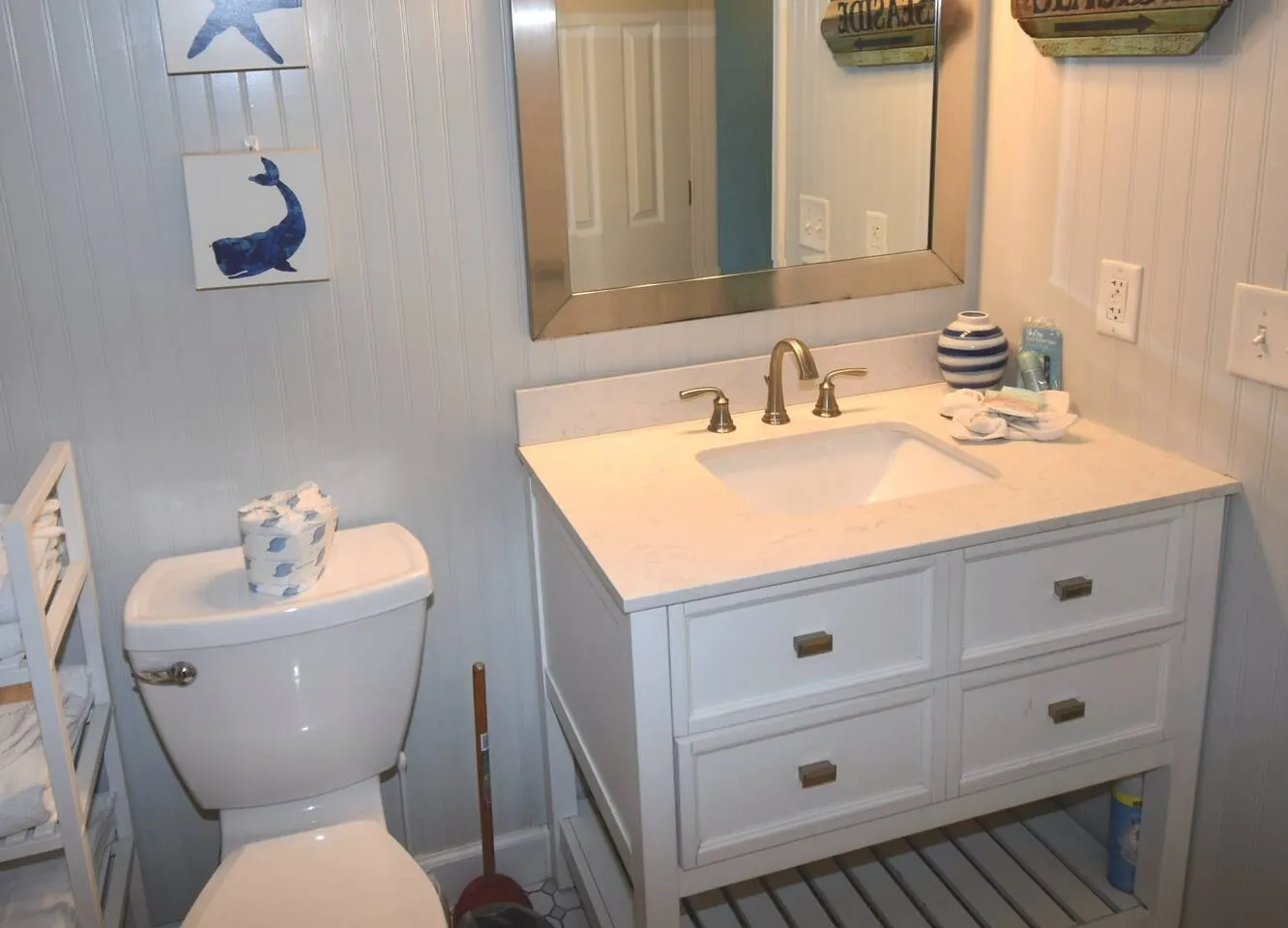 Whispering Seas 108- Oceanfront 2Br/2Bath with pool access. Ground floor with beach view- Sleeps 8 12