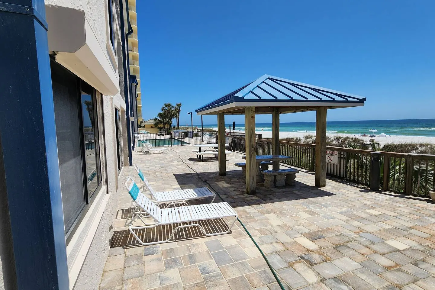 Whispering Seas 108- Oceanfront 2Br/2Bath with pool access. Ground floor with beach view- Sleeps 8 3