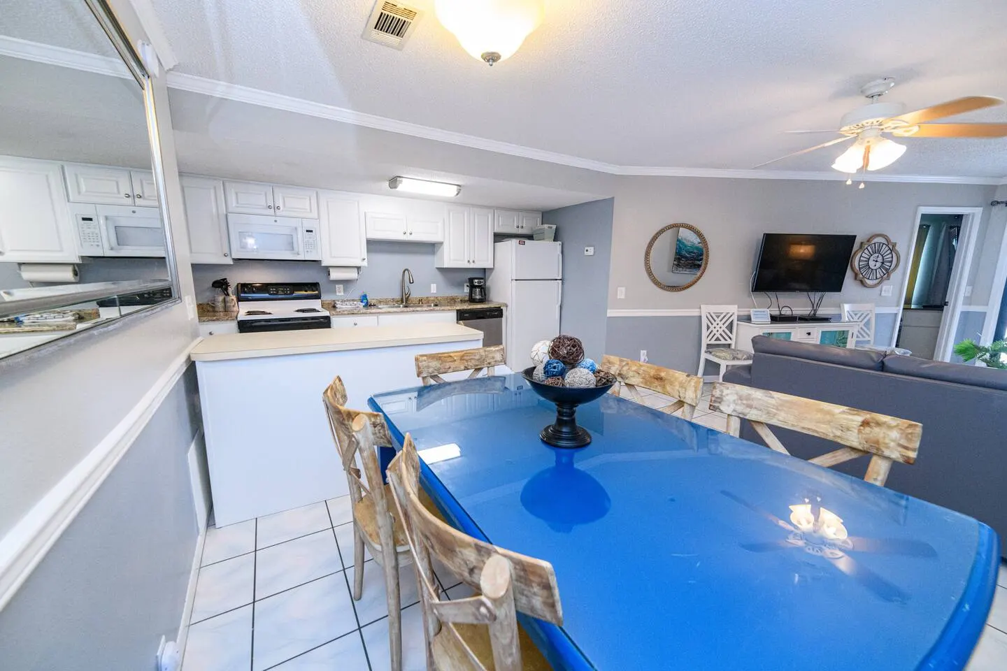 Whispering Seas 108- Oceanfront 2Br/2Bath with pool access. Ground floor with beach view- Sleeps 8 4
