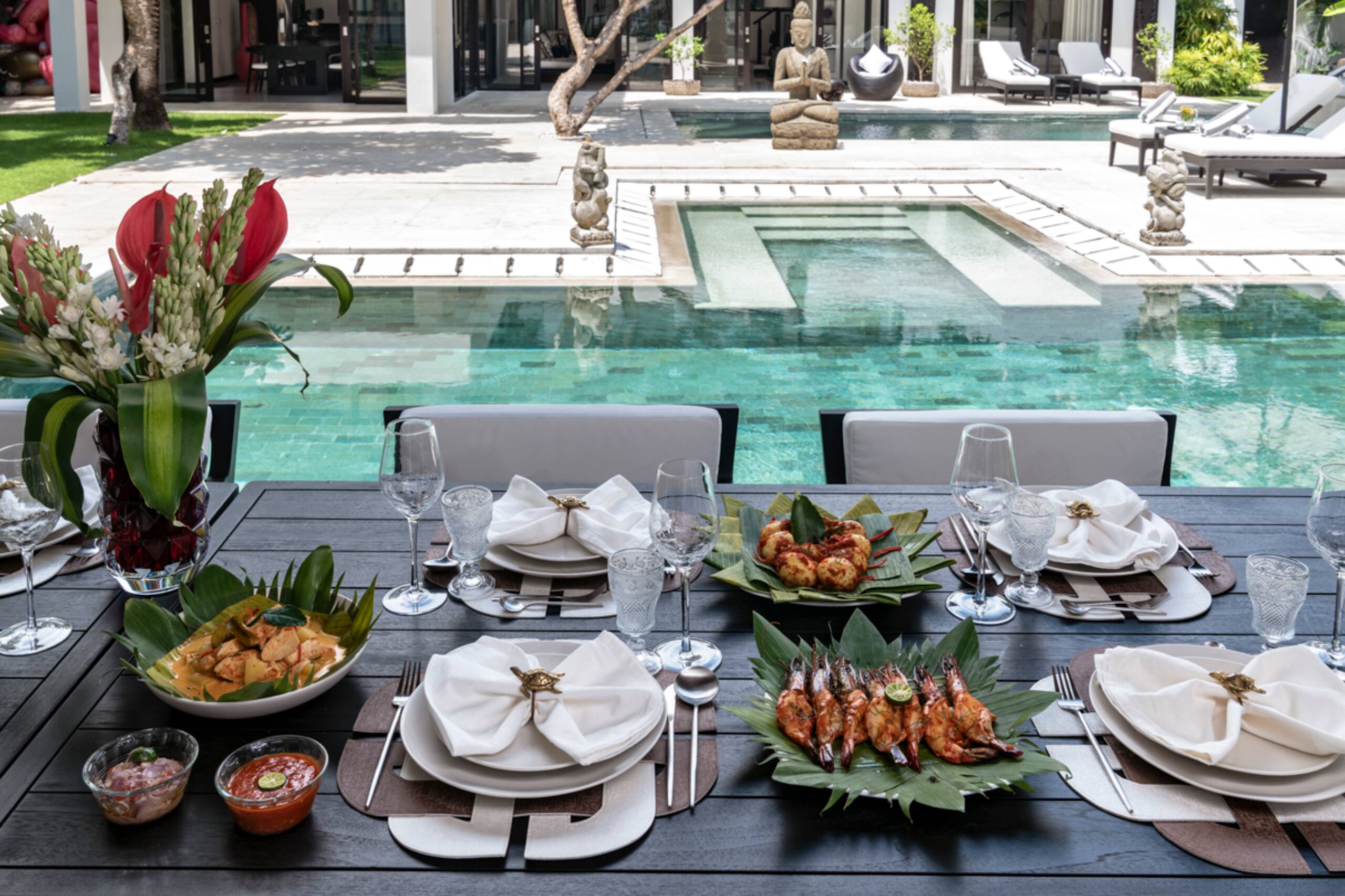 Villa Anaya Manis: 9-Bedroom, 2 Pools, Gym, BBQ 13