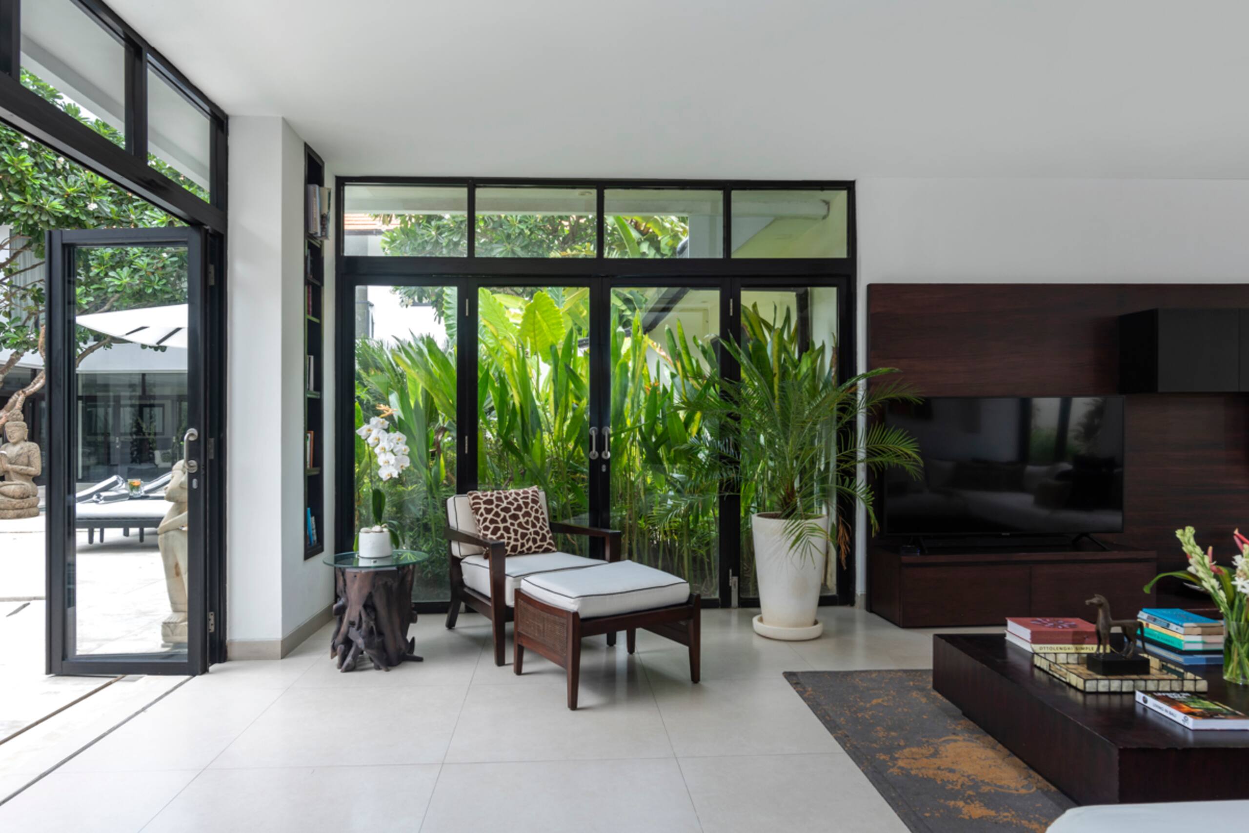 Villa Anaya Manis: 9-Bedroom, 2 Pools, Gym, BBQ 10