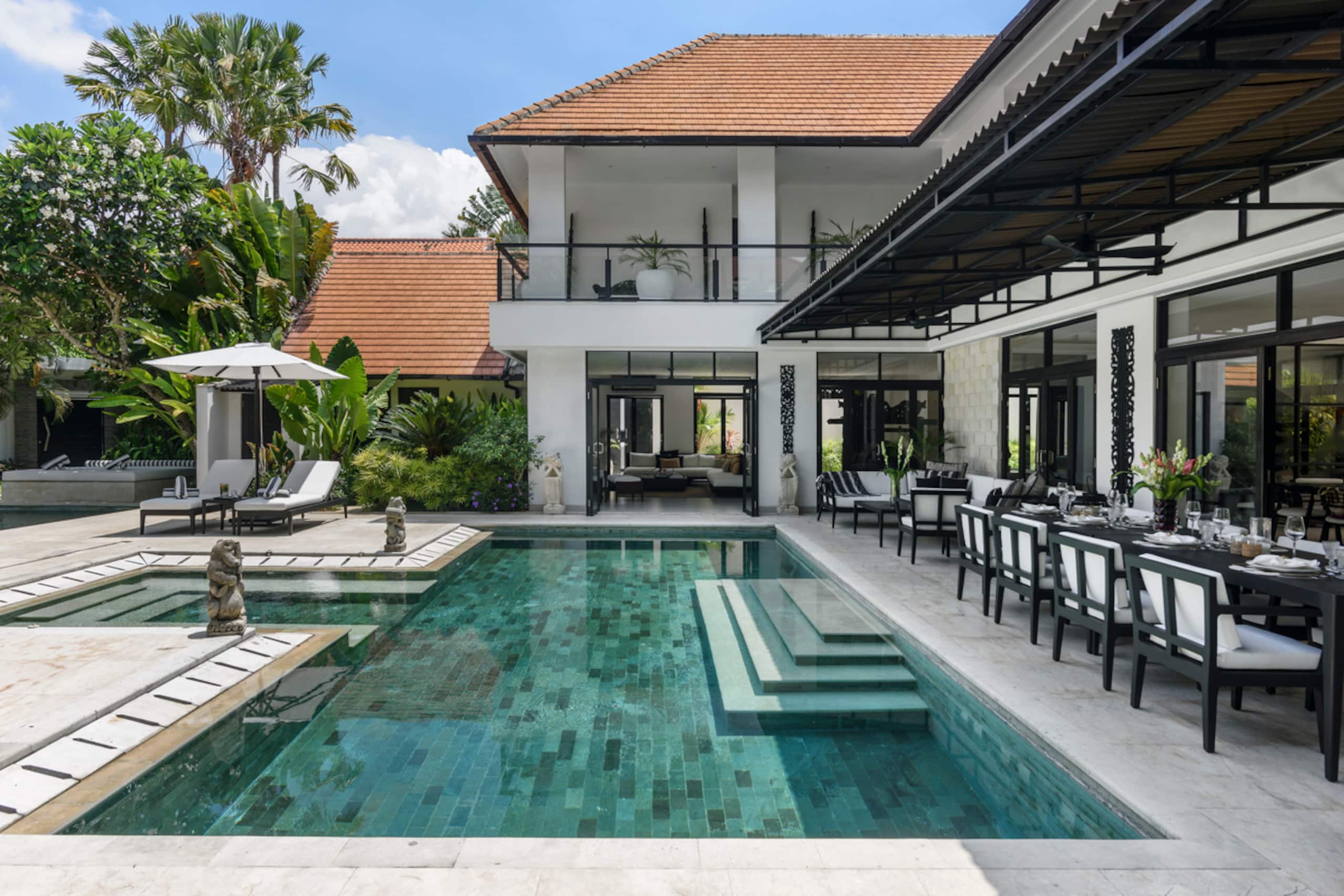 Villa Anaya Manis: 9-Bedroom, 2 Pools, Gym, BBQ — photo 5