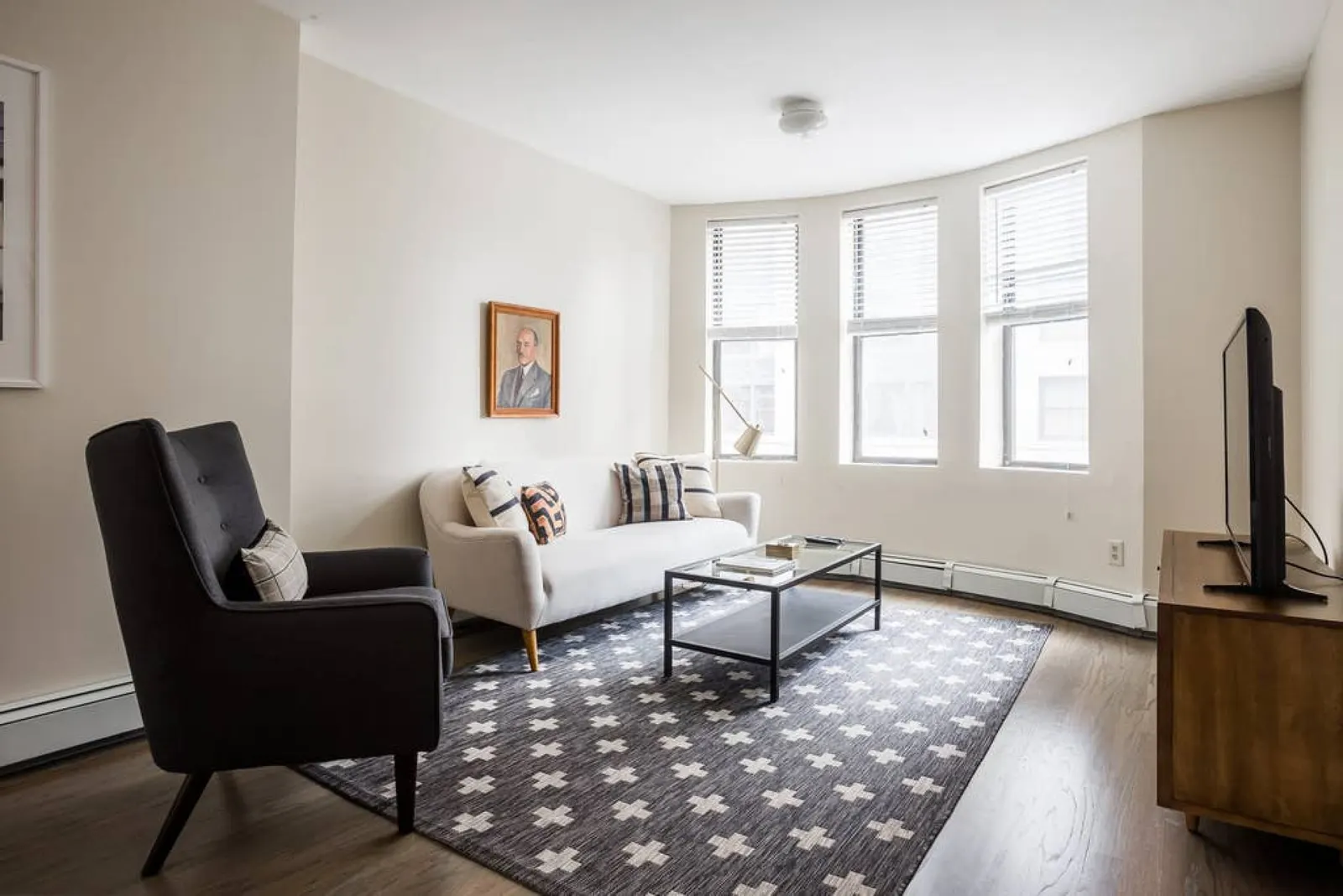 Lux Downtown Flat - Large Open Layout - Fast Wifi 1