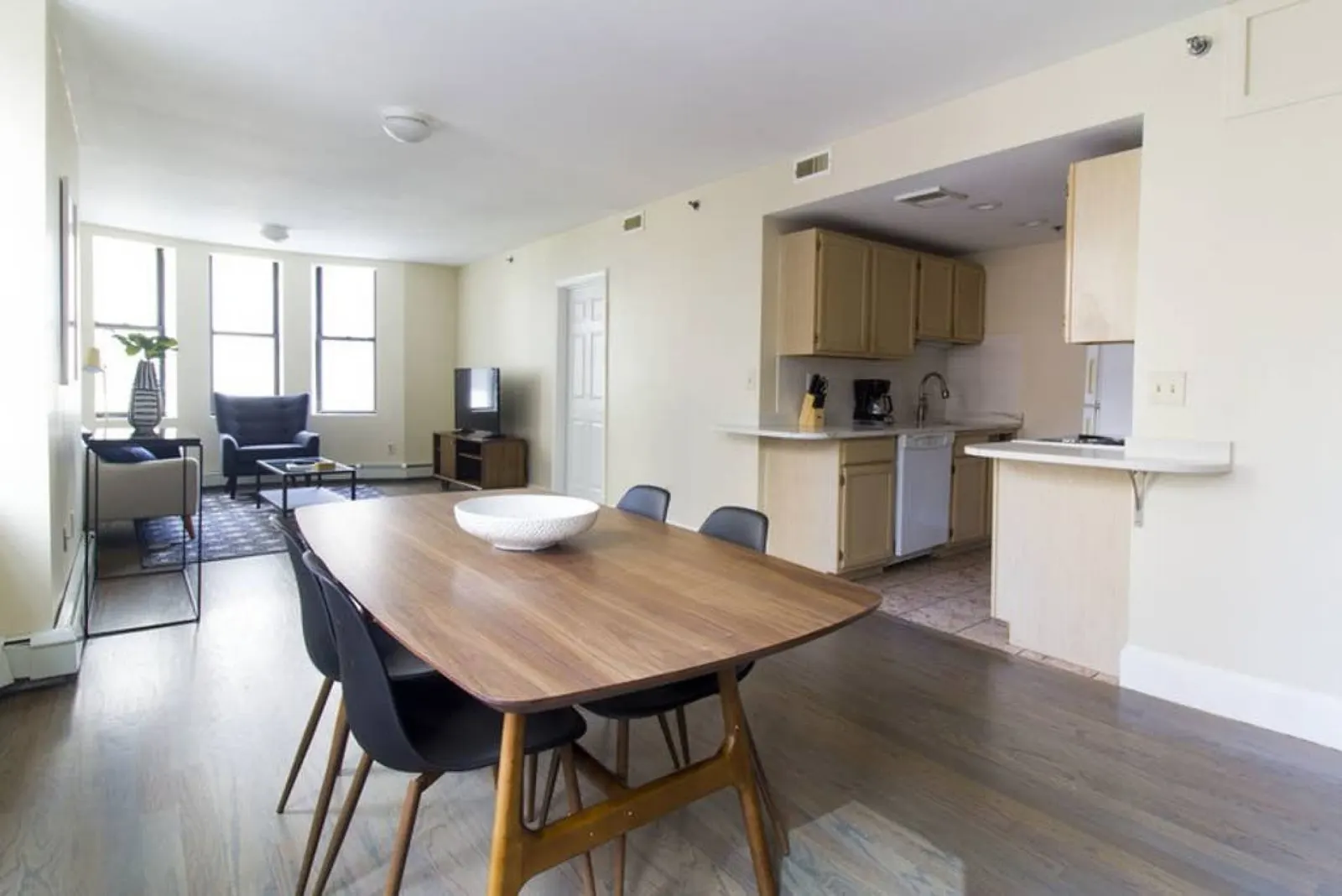 Lux Downtown Flat - Large Open Layout - Fast Wifi 2