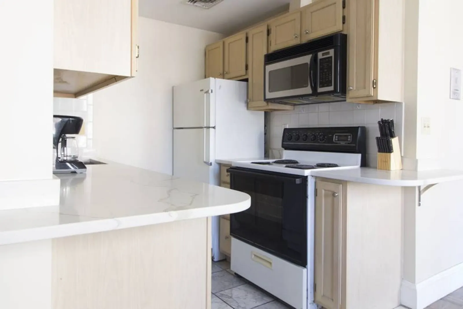Lux Downtown Flat - Large Open Layout - Fast Wifi 9