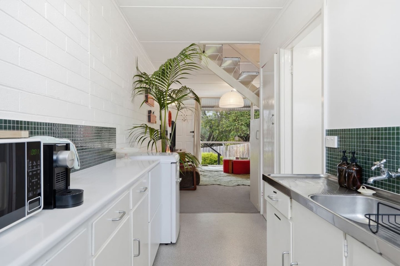 Warm Mid century modern 2BR, 8 mins from CBD