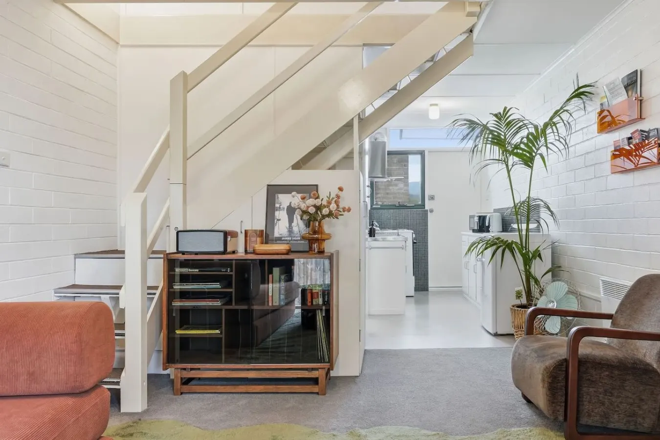 Warm Mid century modern 2BR, 8 mins from CBD 9