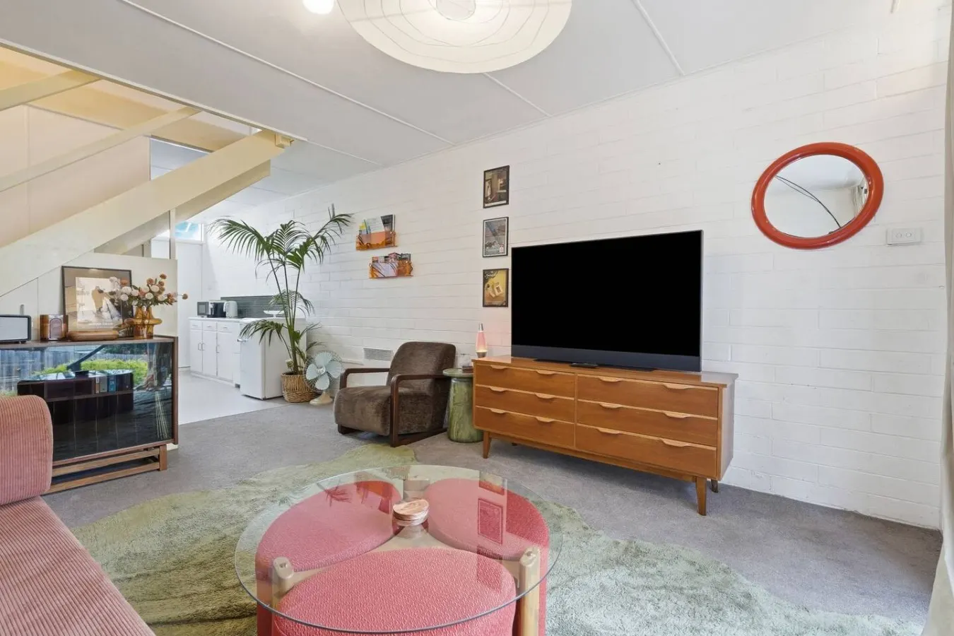 Warm Mid century modern 2BR, 8 mins from CBD 10