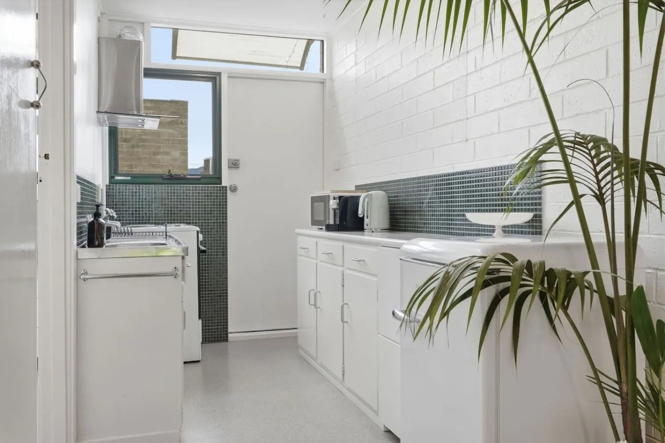 Warm Mid century modern 2BR, 8 mins from CBD 13