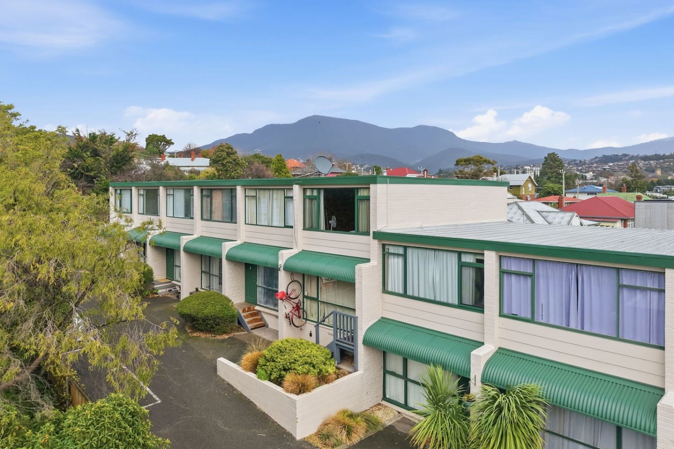 Warm Mid century modern 2BR, 8 mins from CBD 4