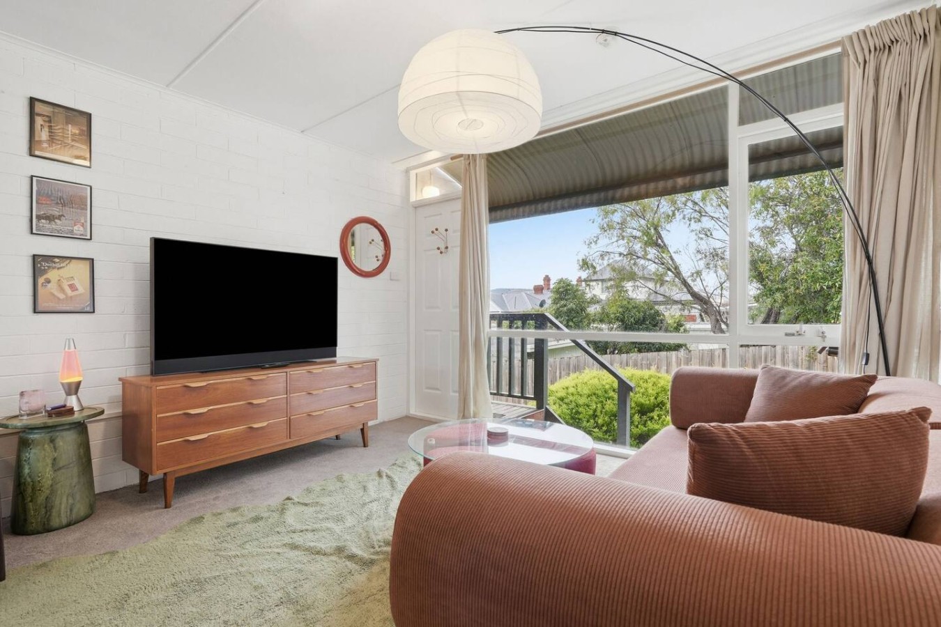 Warm Mid century modern 2BR, 8 mins from CBD 6