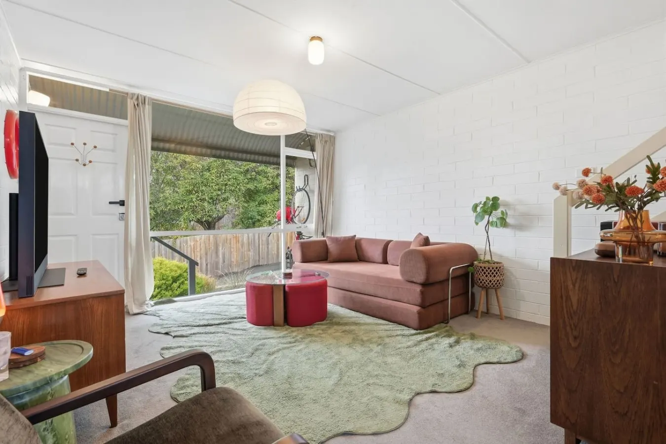 Warm Mid century modern 2BR, 8 mins from CBD 7