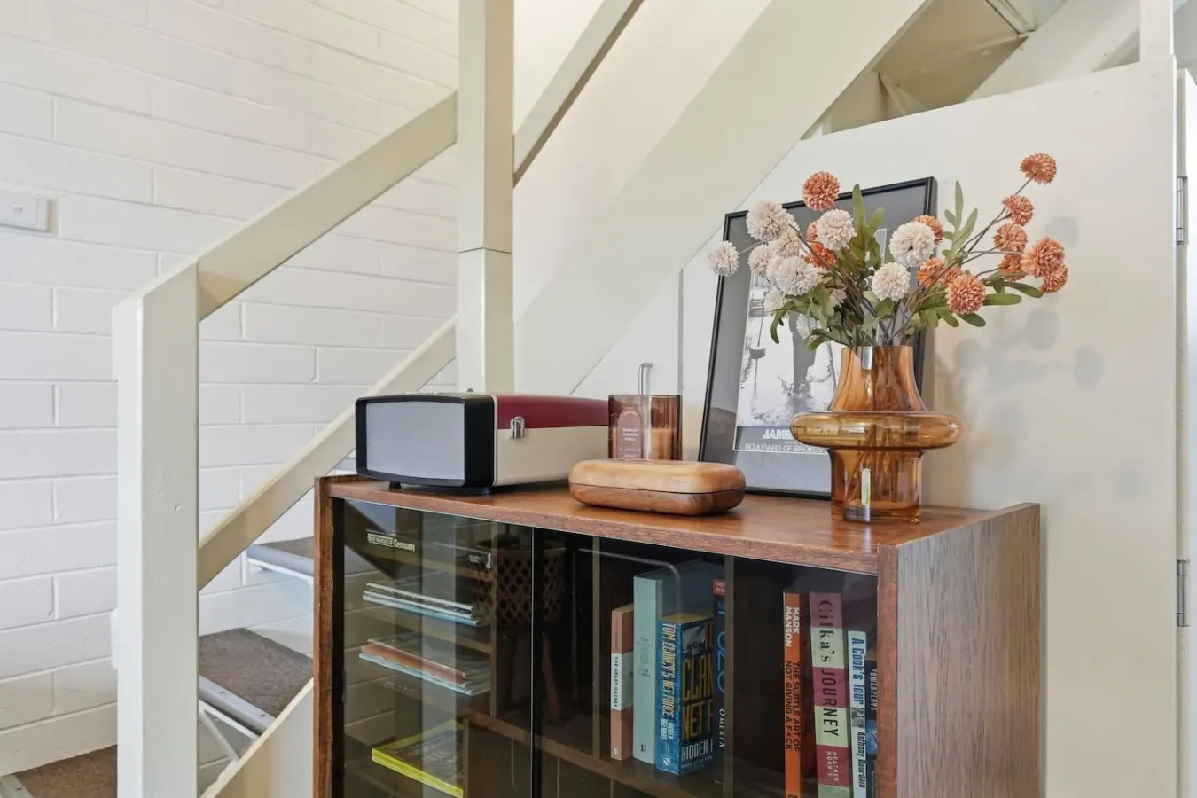 Warm Mid century modern 2BR, 8 mins from CBD 8