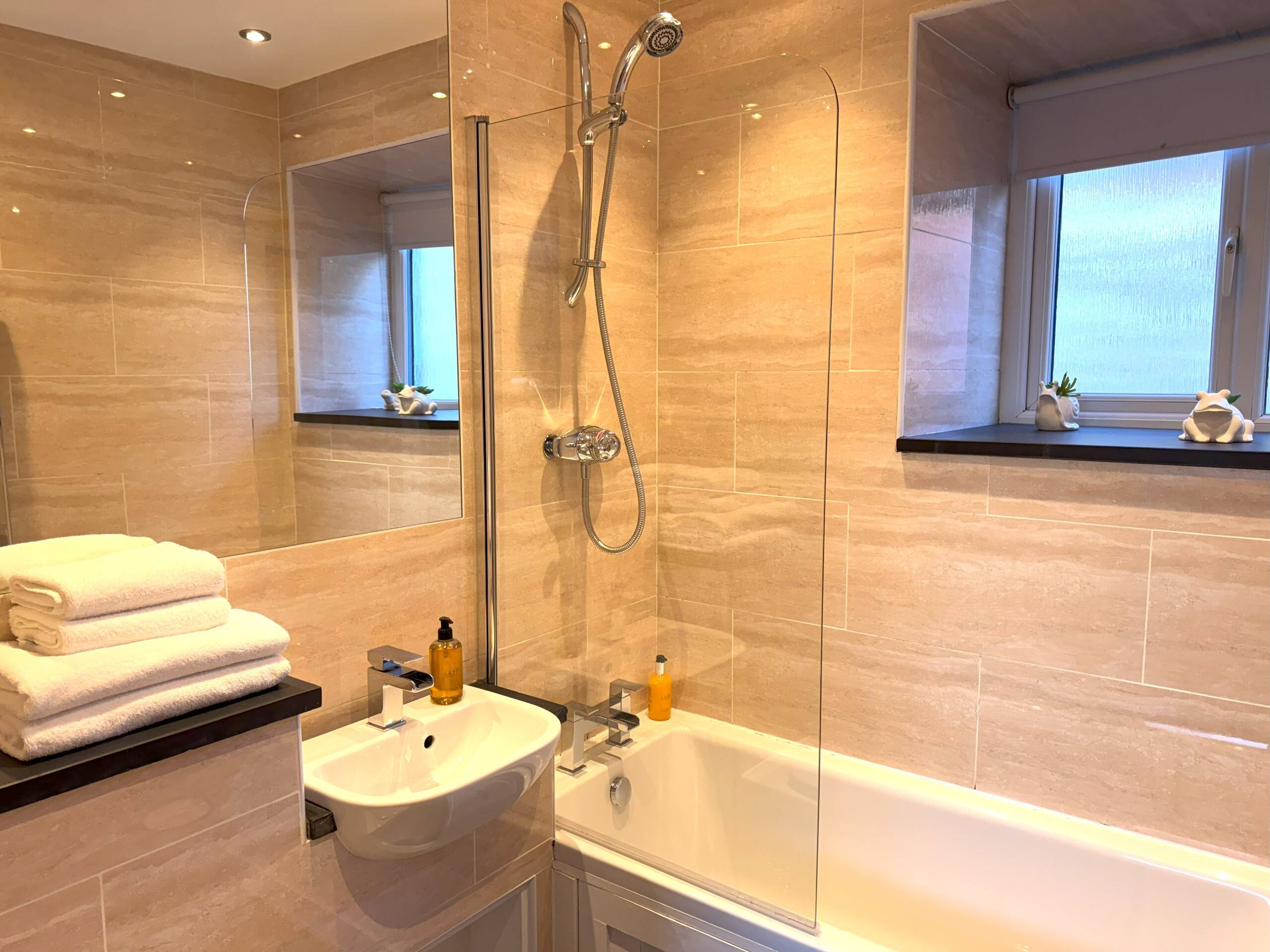 8 Crickhowell Cottages, Town Centre location 16