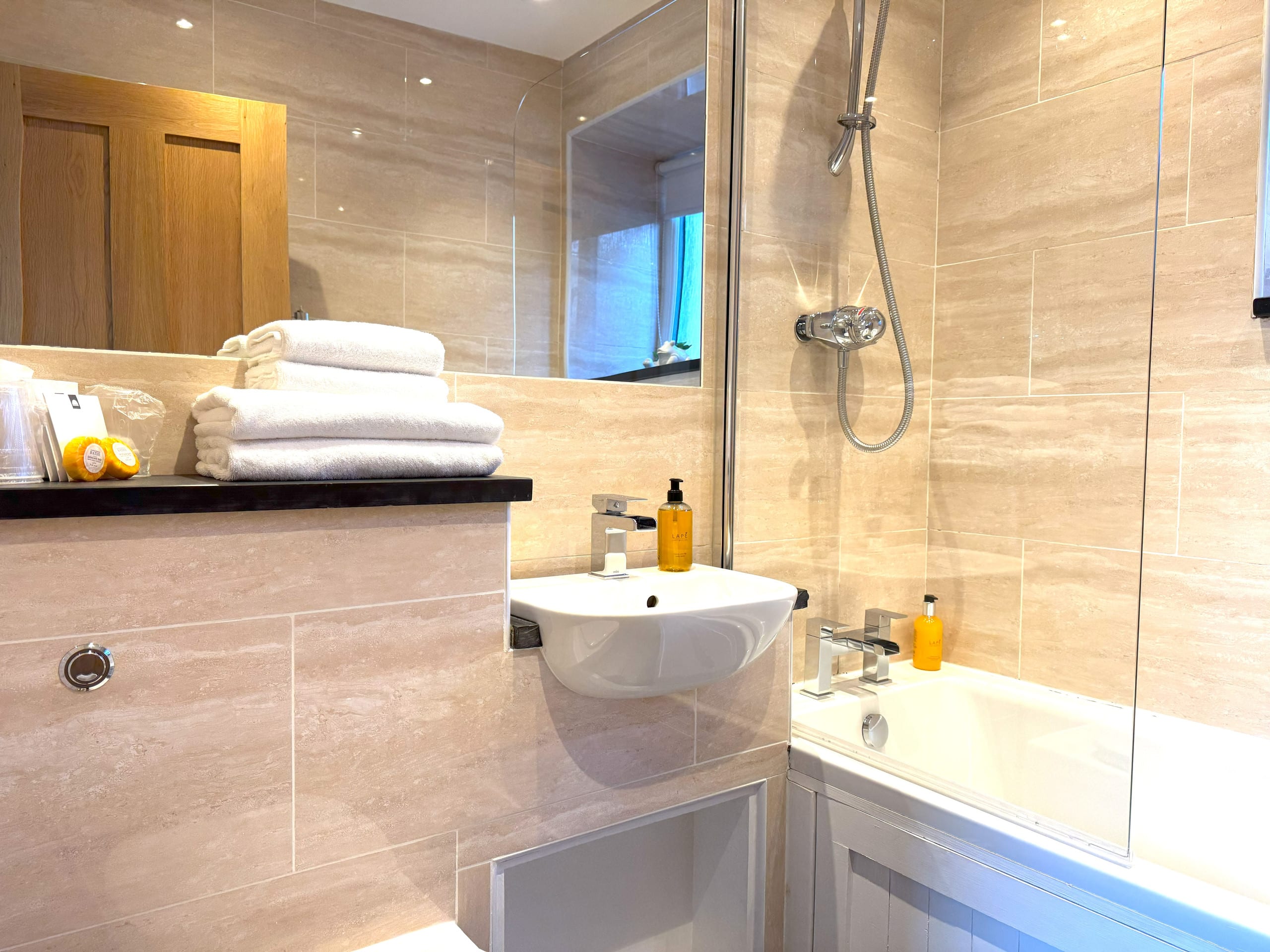 8 Crickhowell Cottages, Town Centre location 17