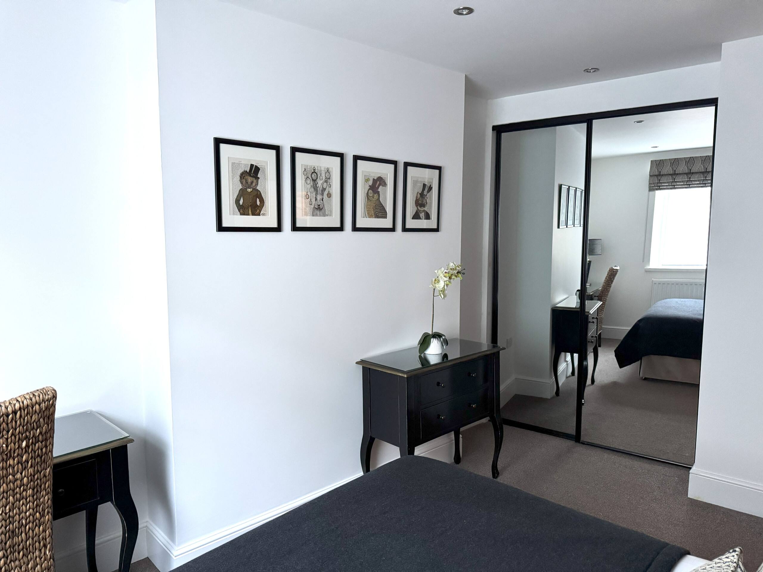 8 Crickhowell Cottages, Town Centre location 9