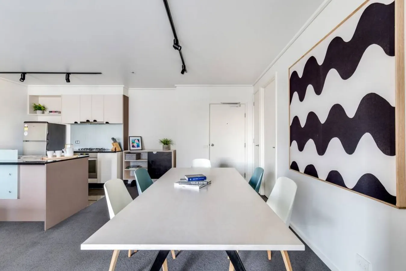 Ada: 2 Bed, 2 Bath Apartment with 3 Queen Beds 16